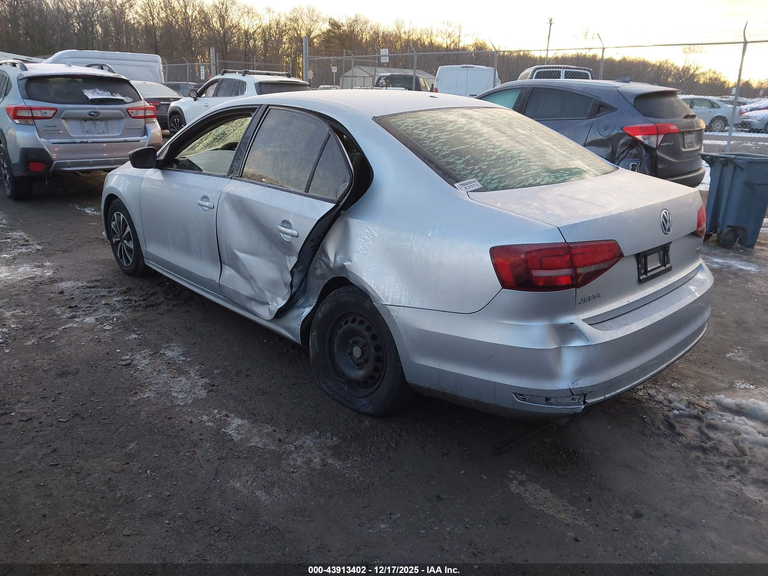 VOLKSWAGEN JETTA image 3