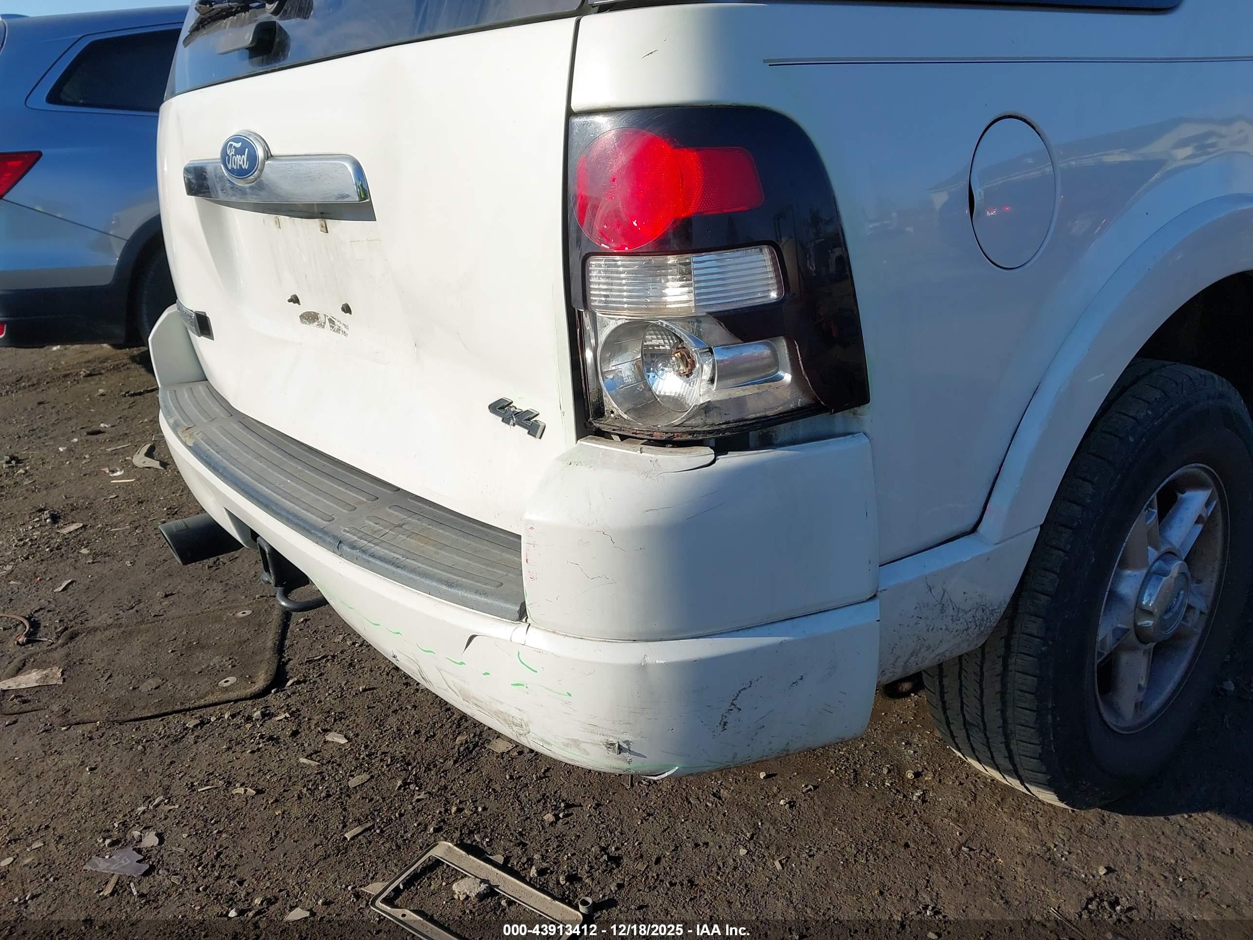 FORD EXPLORER image 6