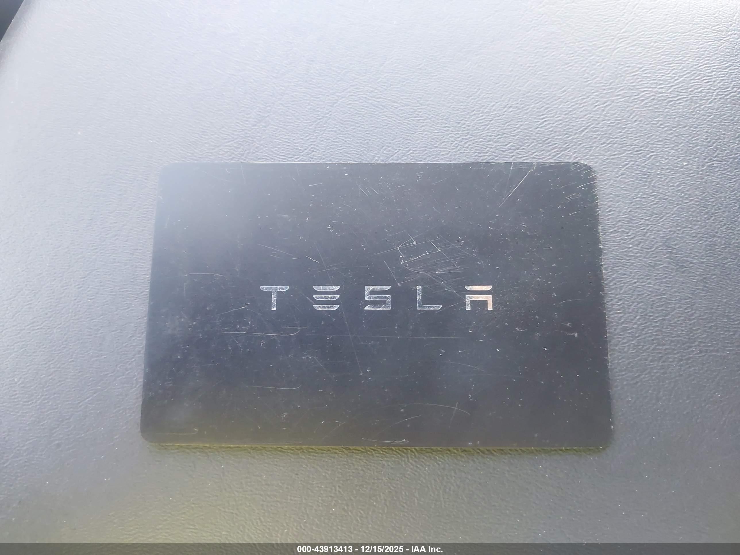 TESLA MODEL image 11
