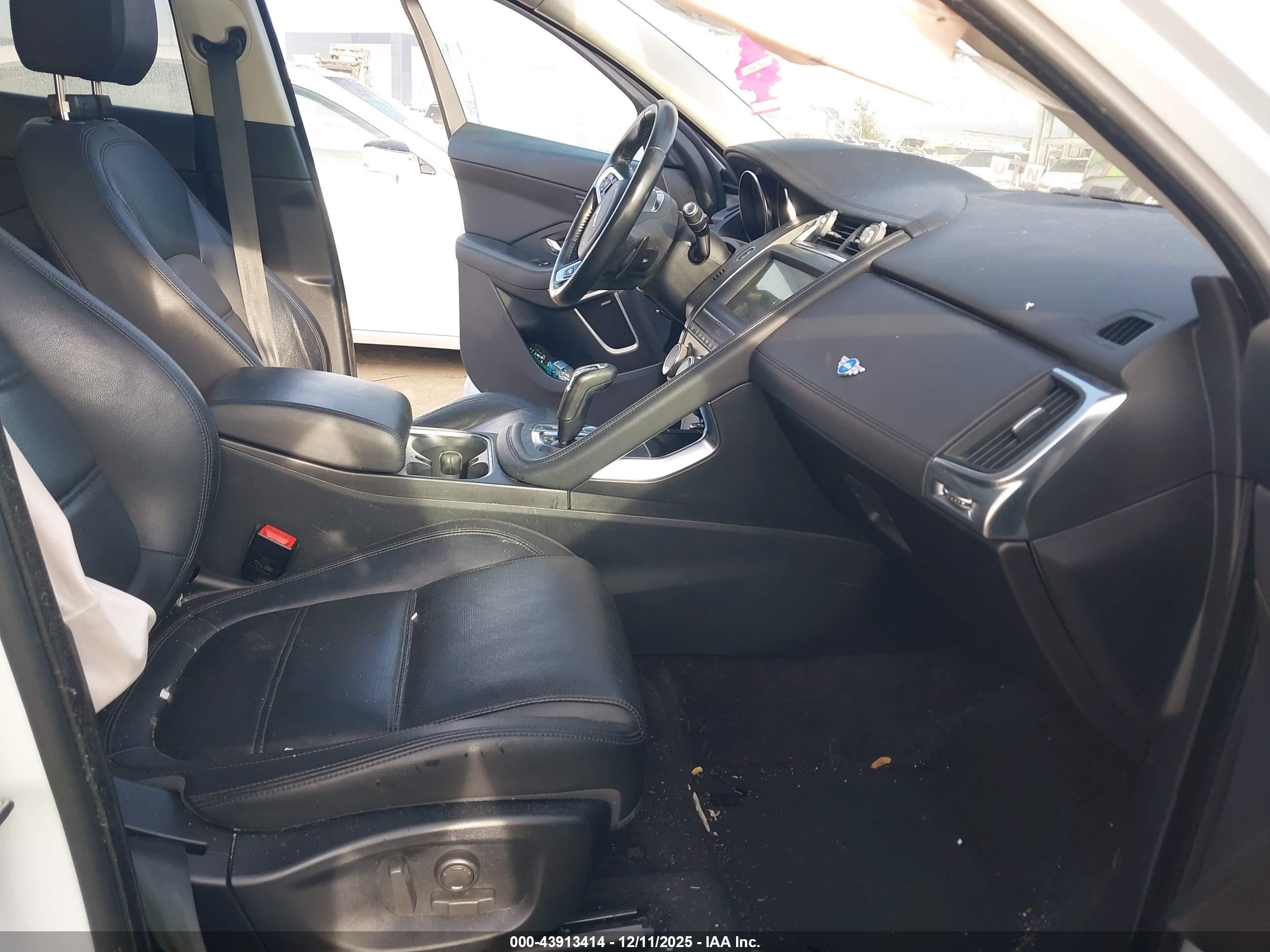 JAGUAR E-PACE image 5