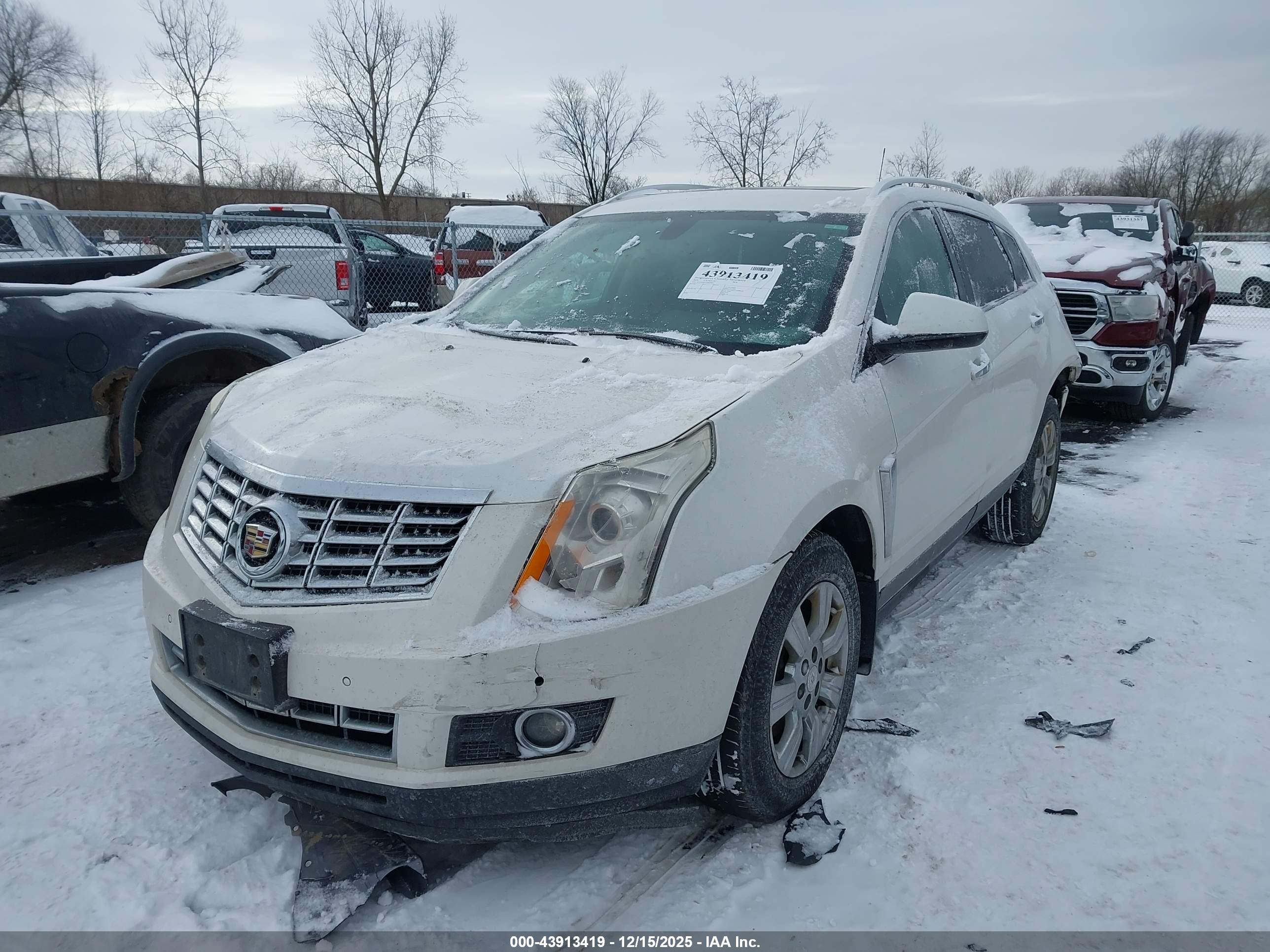 CADILLAC SRX image 2