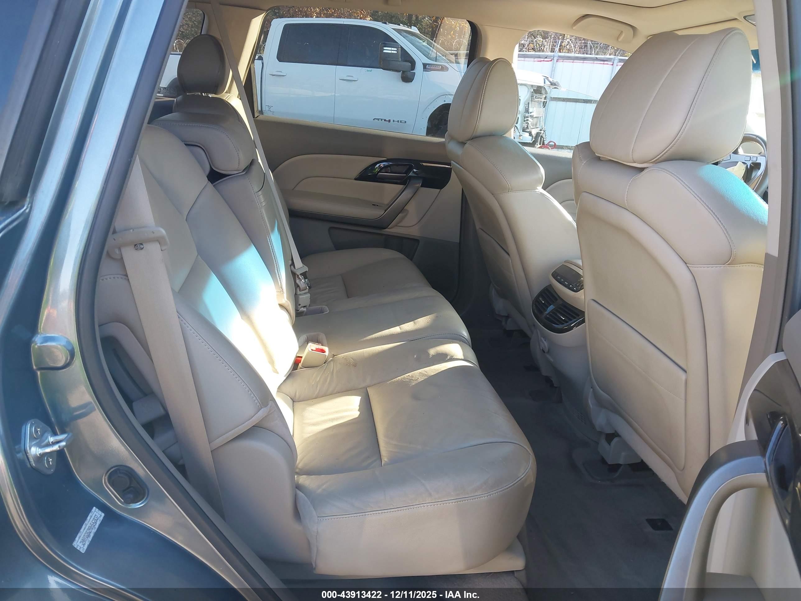 ACURA MDX image 8
