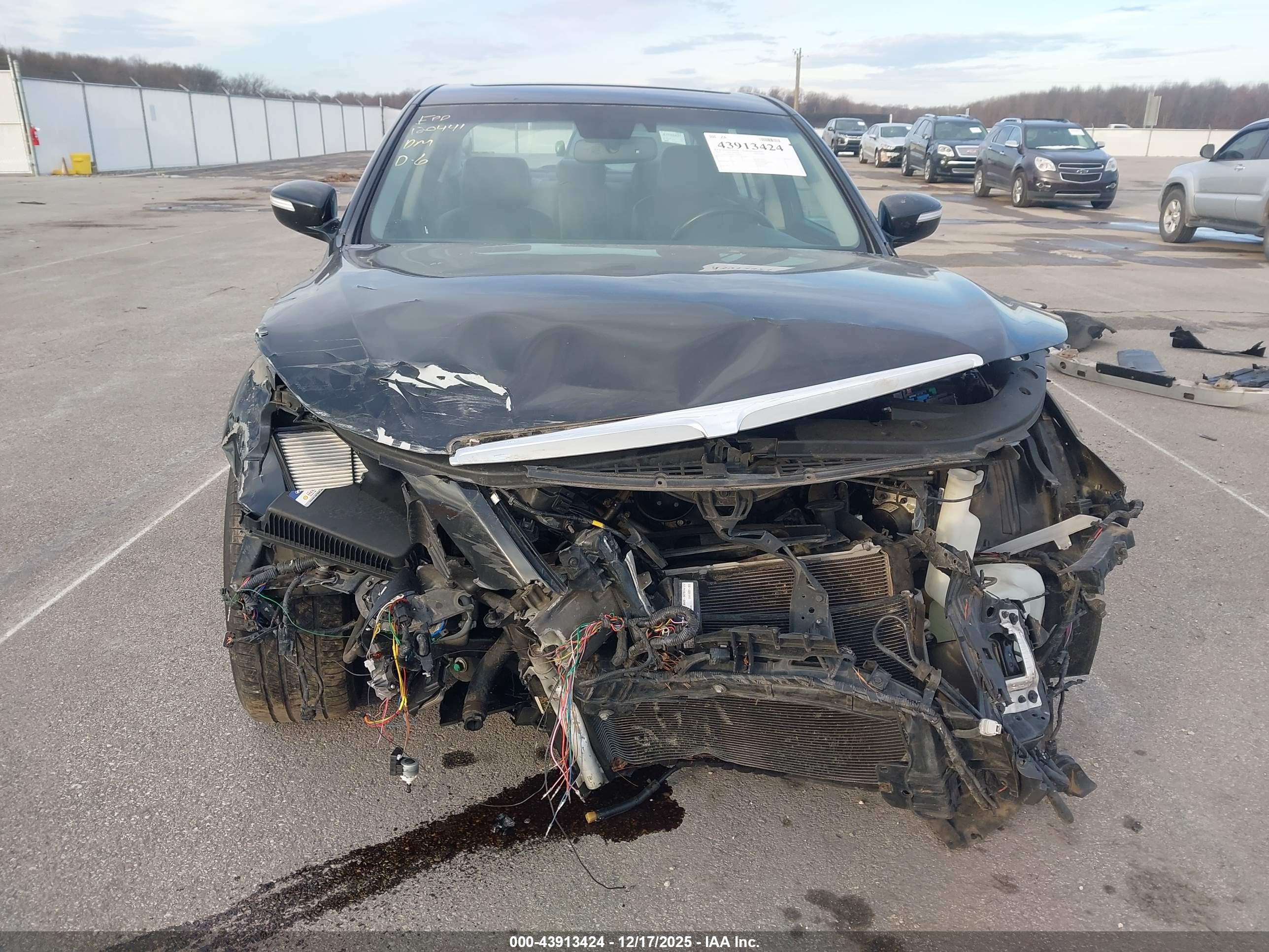 HYUNDAI GENESIS image 6