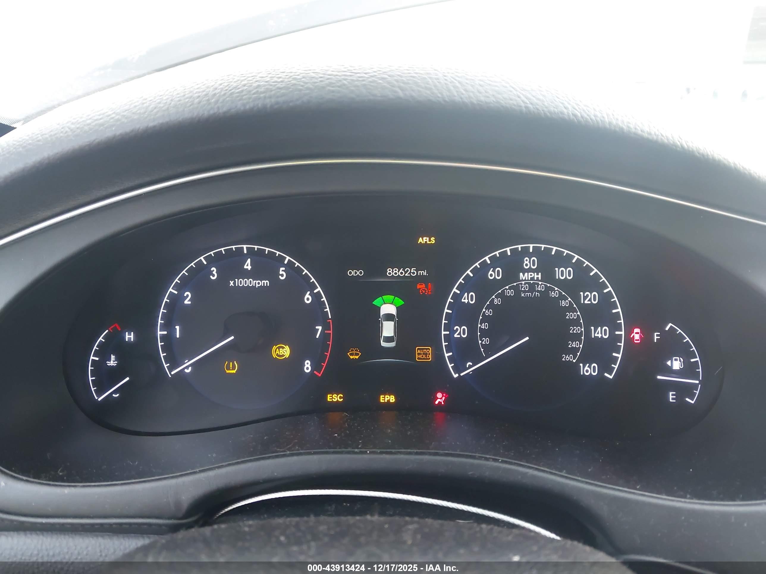 HYUNDAI GENESIS image 7