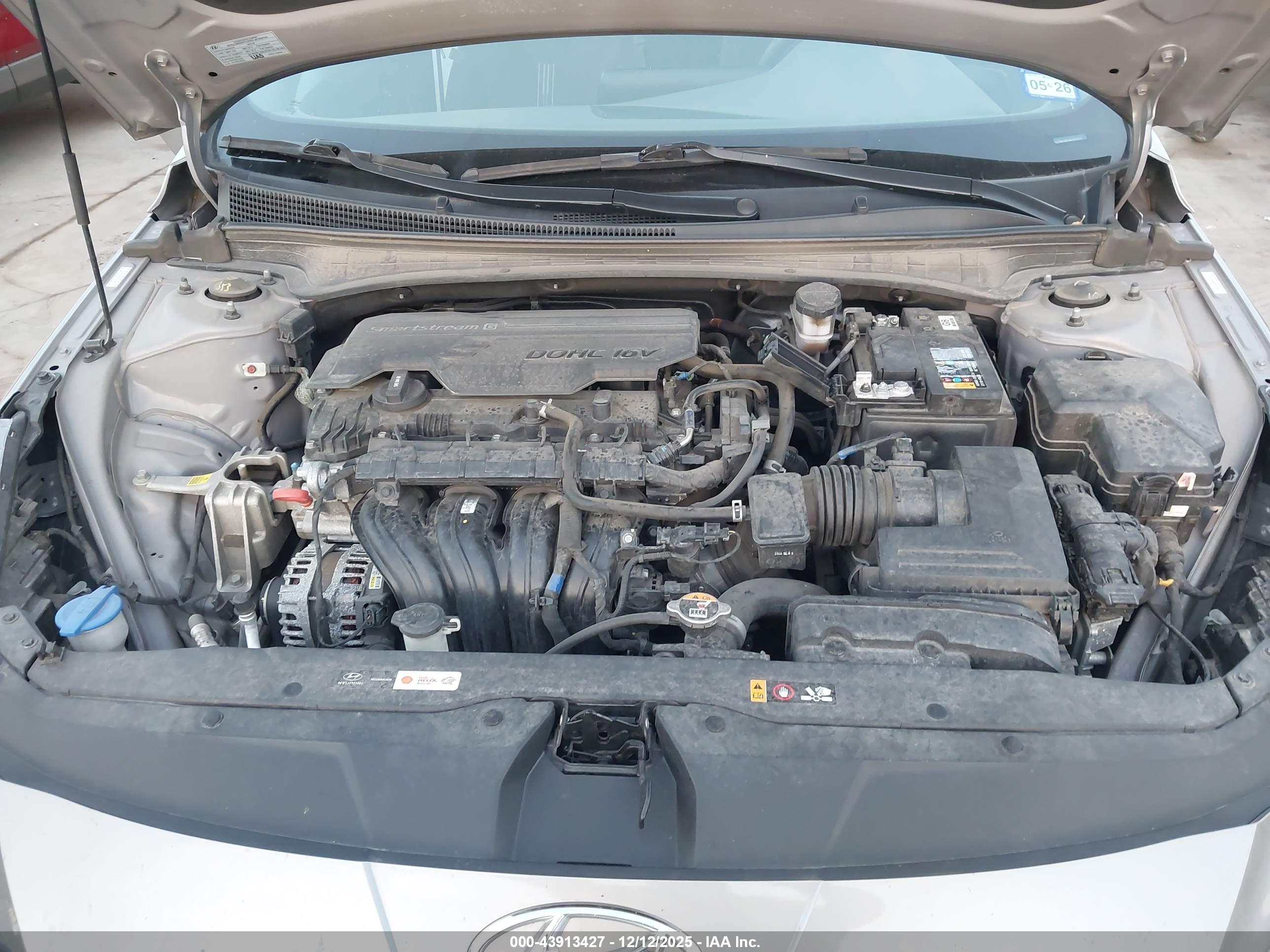 HYUNDAI ELANTRA image 10
