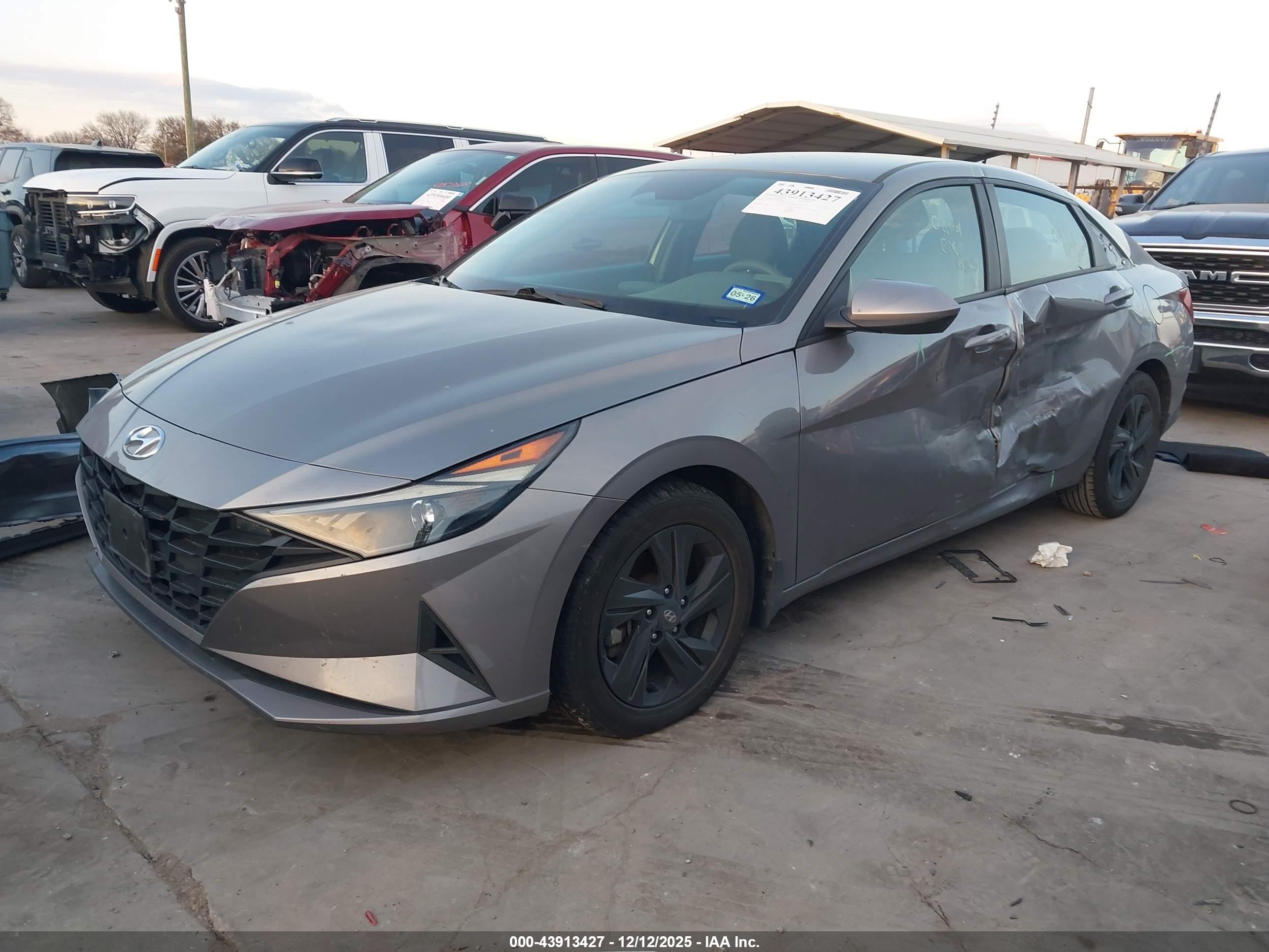 HYUNDAI ELANTRA image 2