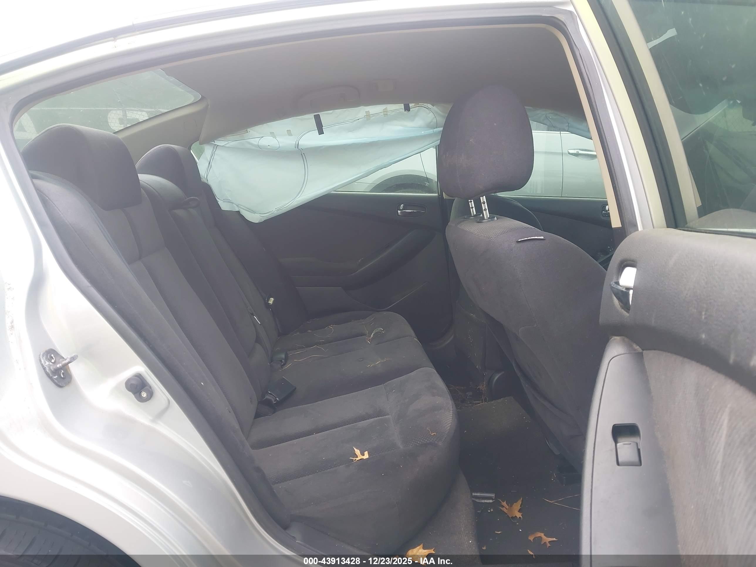NISSAN ALTIMA image 8
