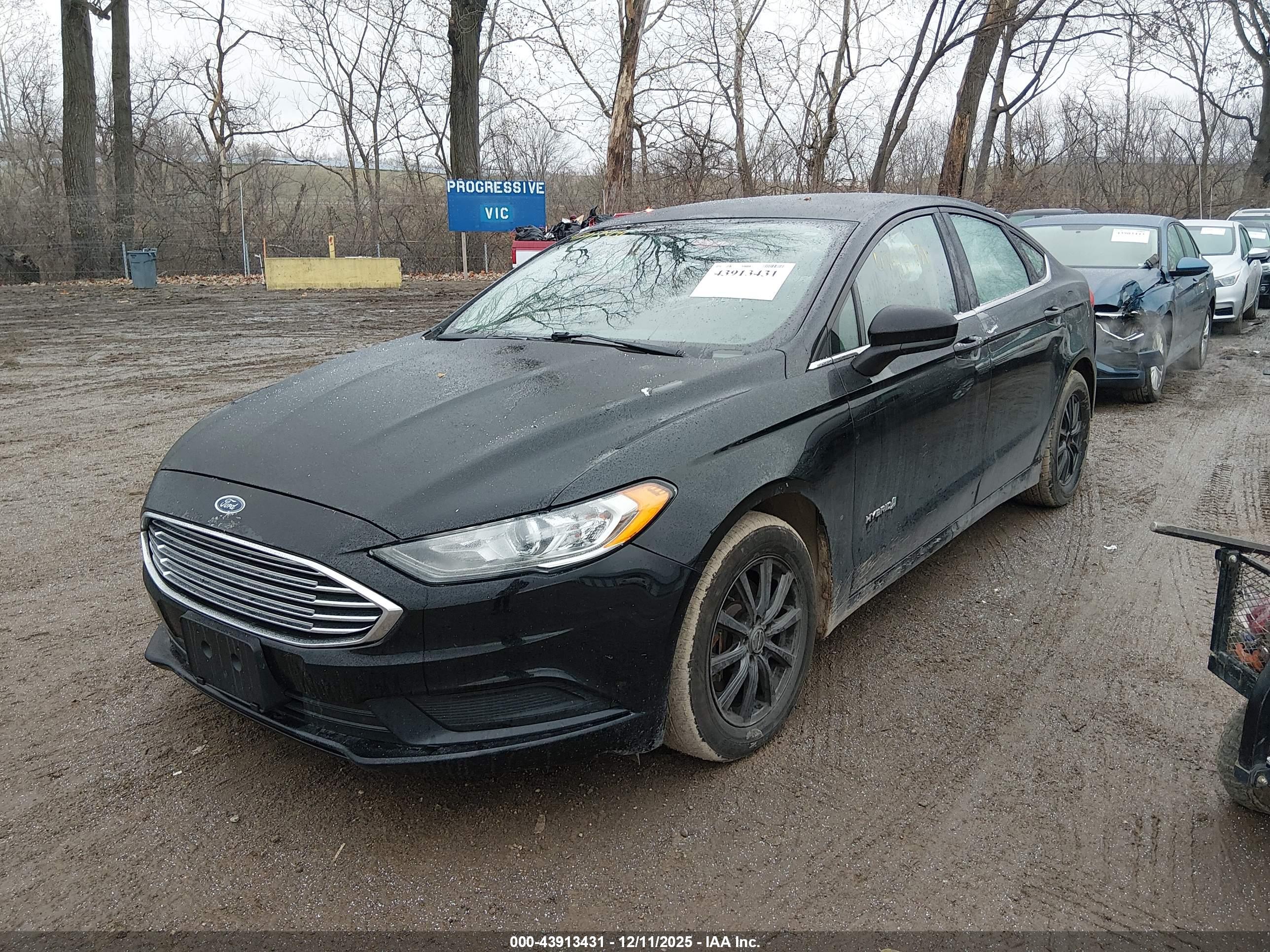 FORD FUSION image 2
