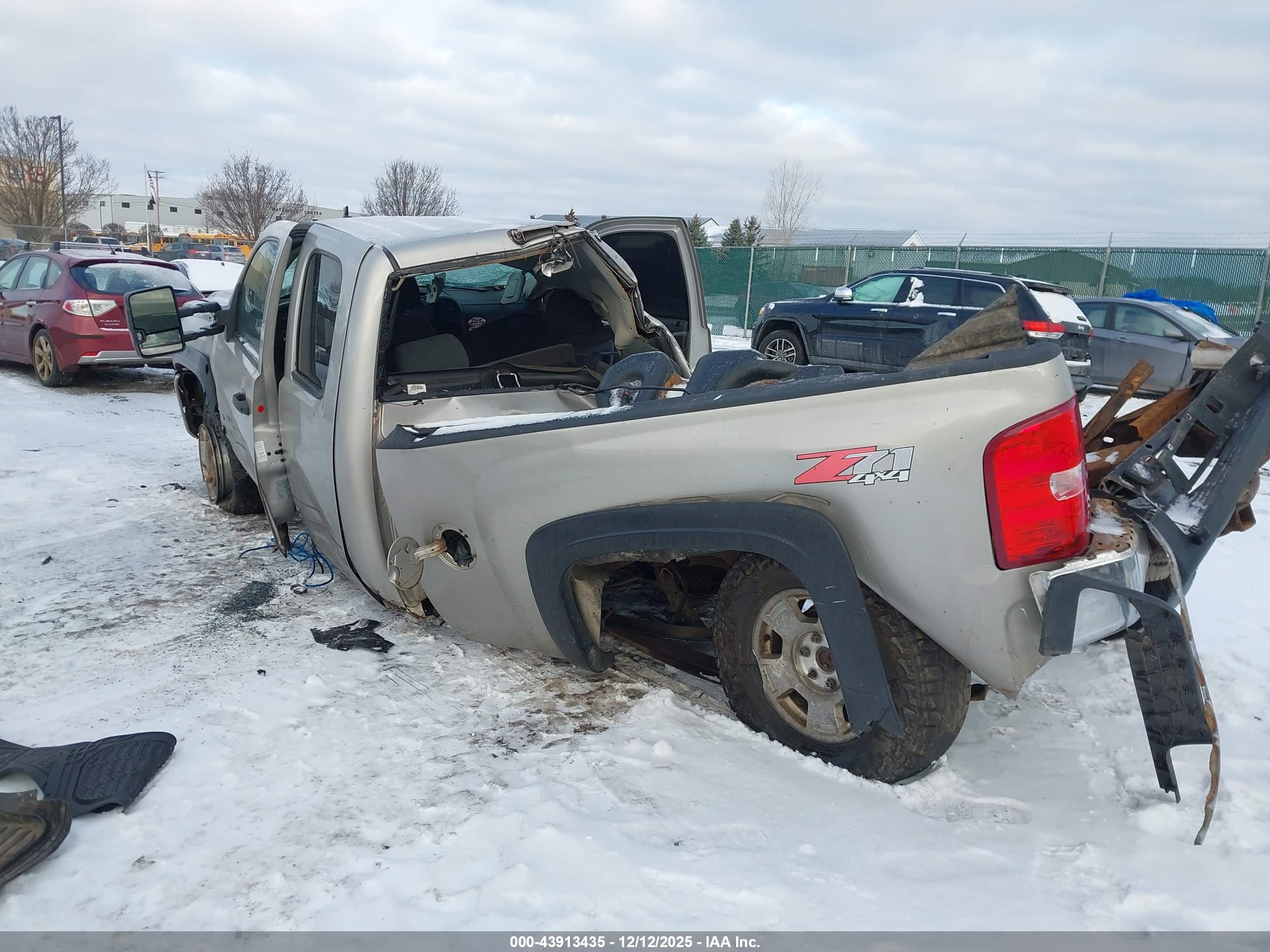 CHEVROLET SILVERADO image 3