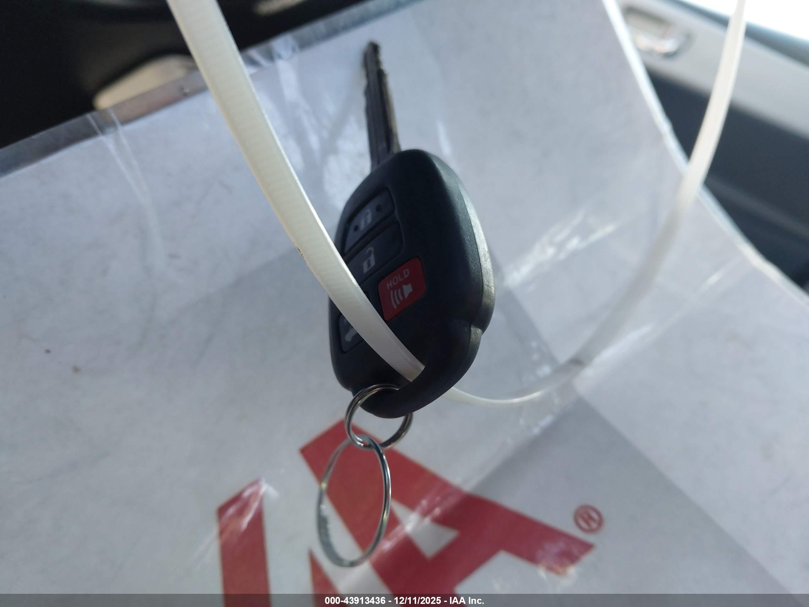 TOYOTA COROLLA image 11
