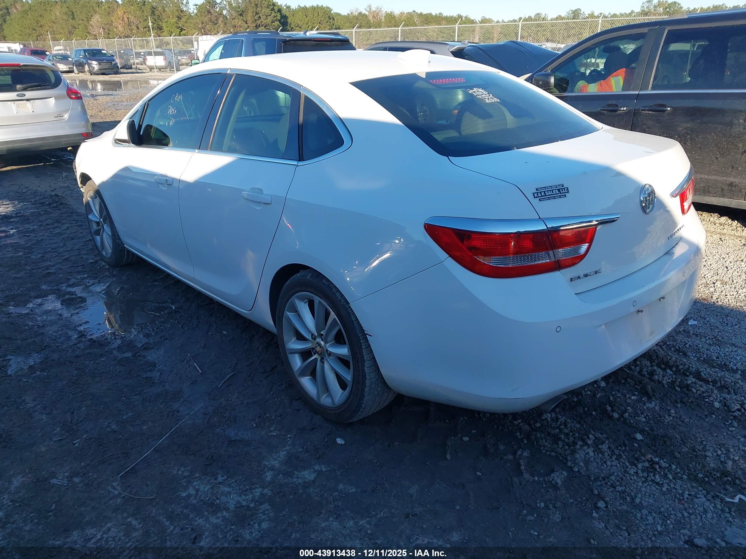 BUICK VERANO image 3