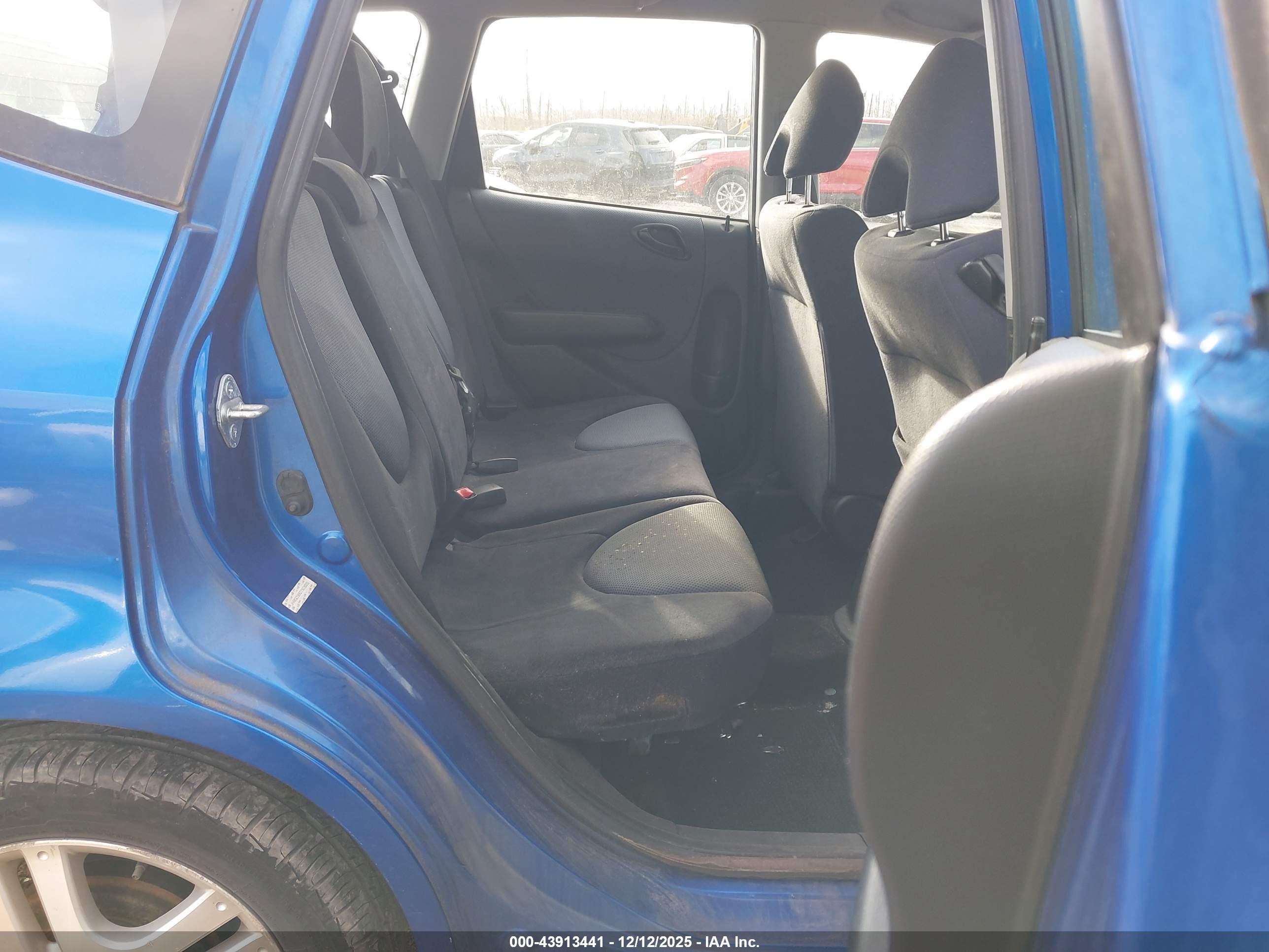 HONDA FIT image 8