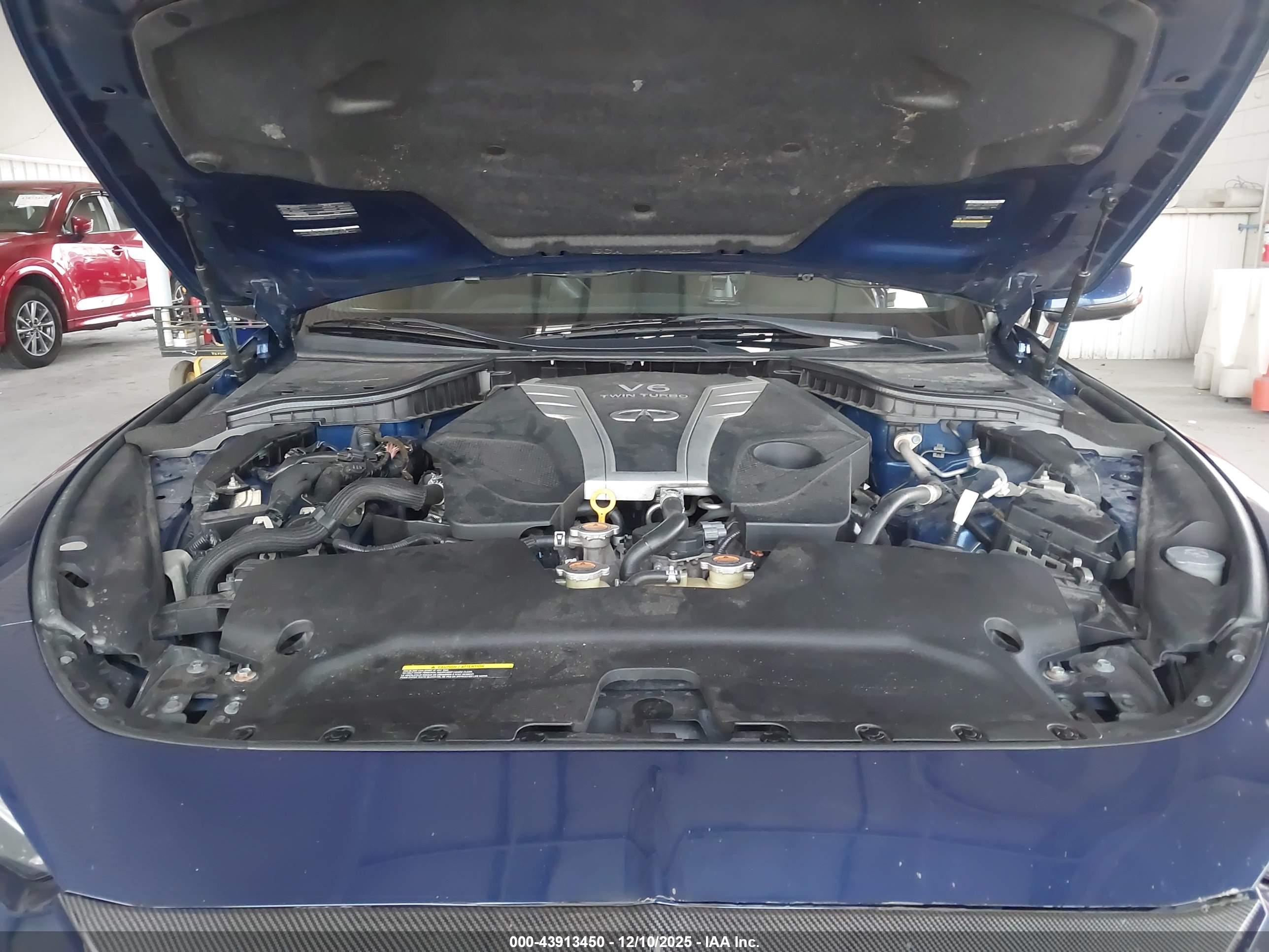INFINITI Q60 image 10