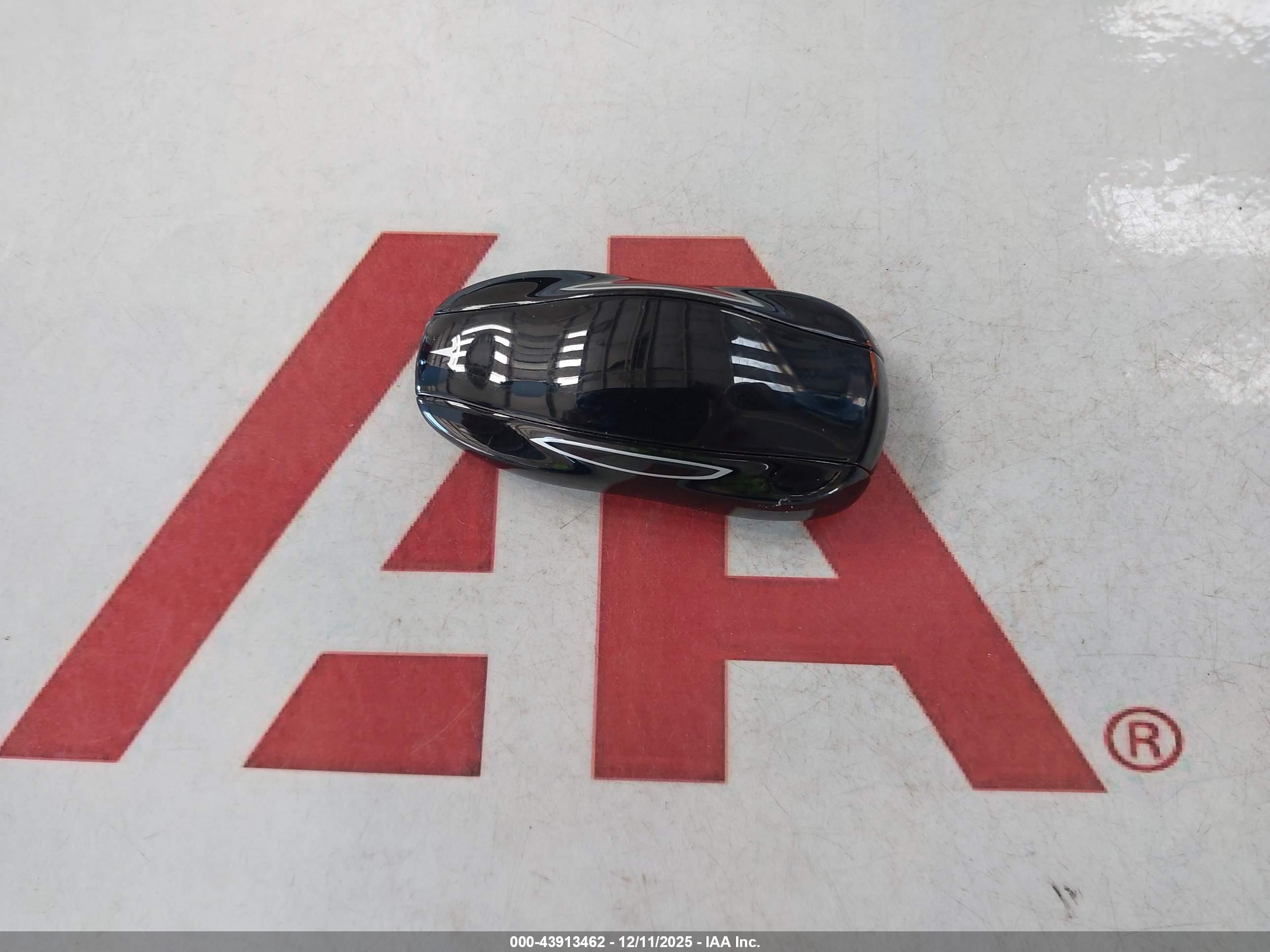 TESLA MODEL image 11