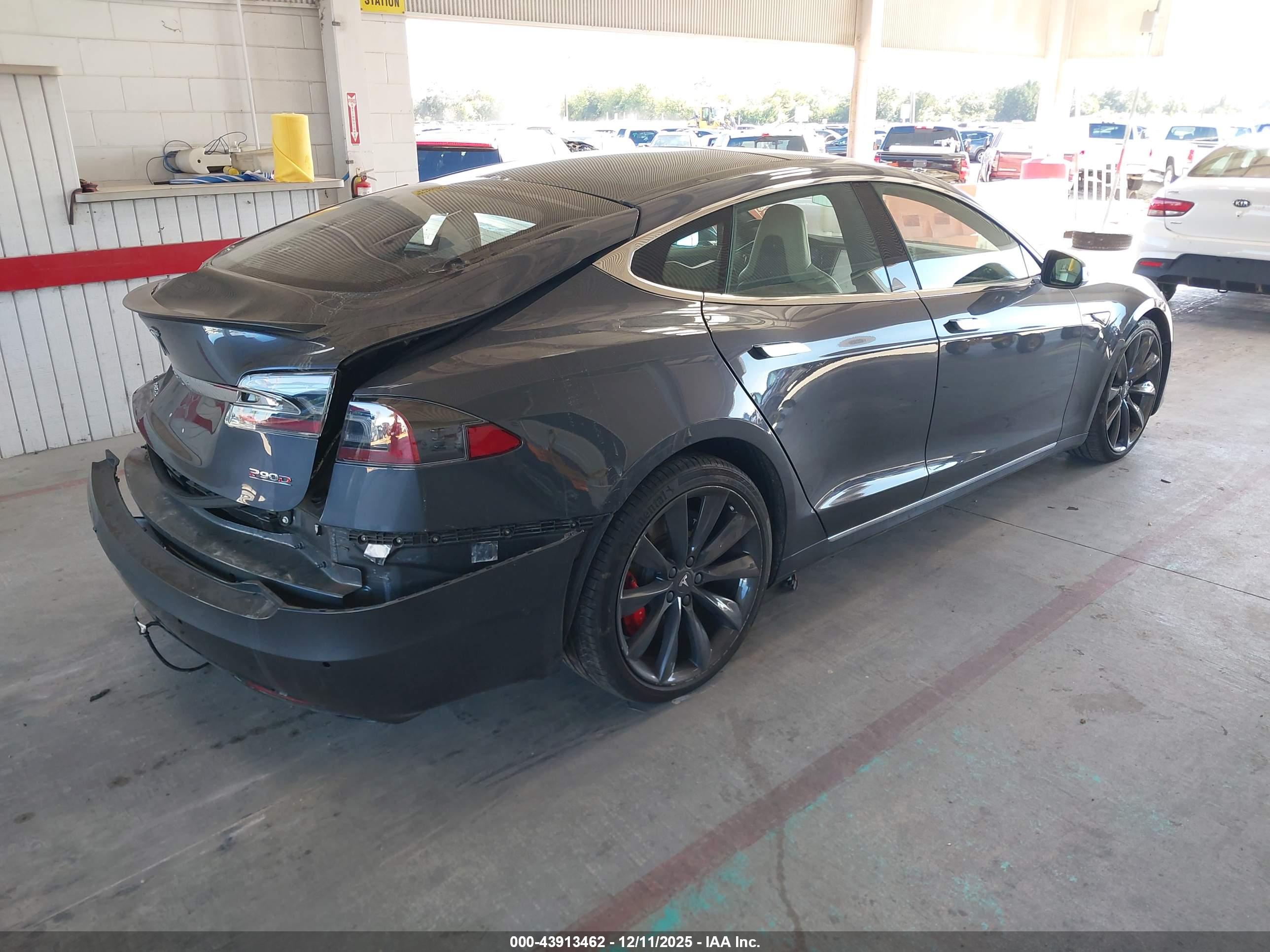TESLA MODEL image 4