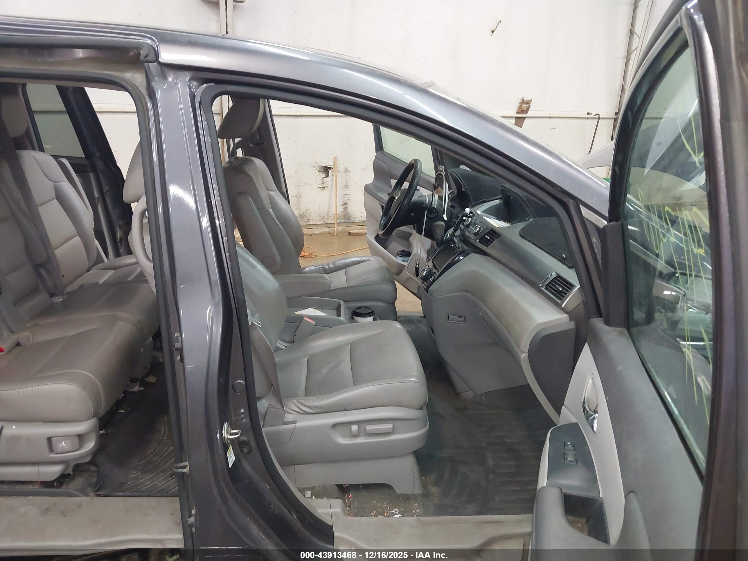 HONDA ODYSSEY image 5