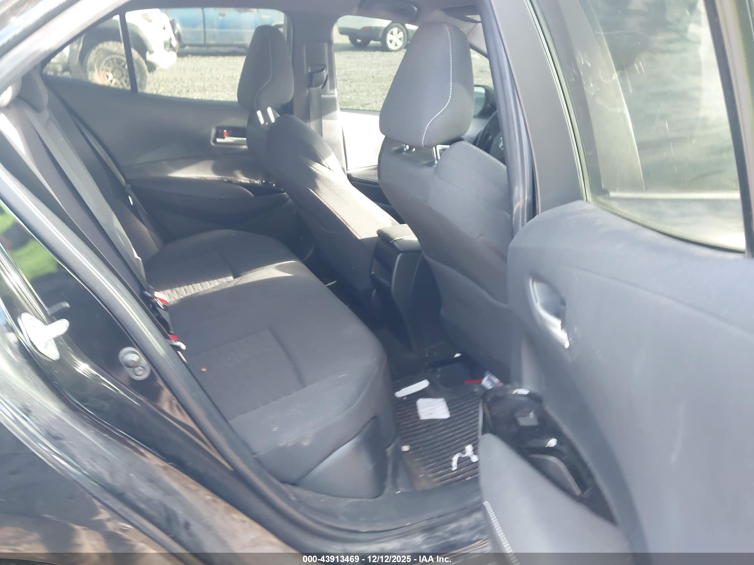 TOYOTA COROLLA image 8