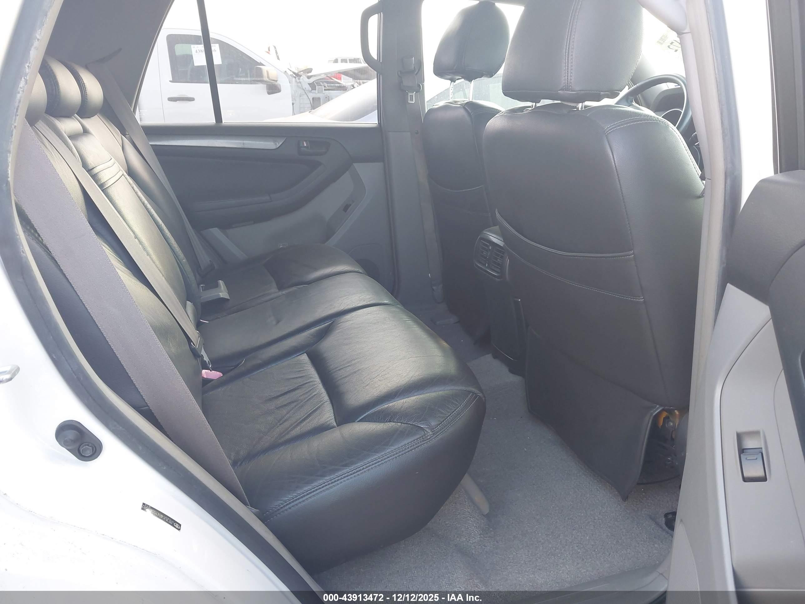 TOYOTA 4RUNNER image 8