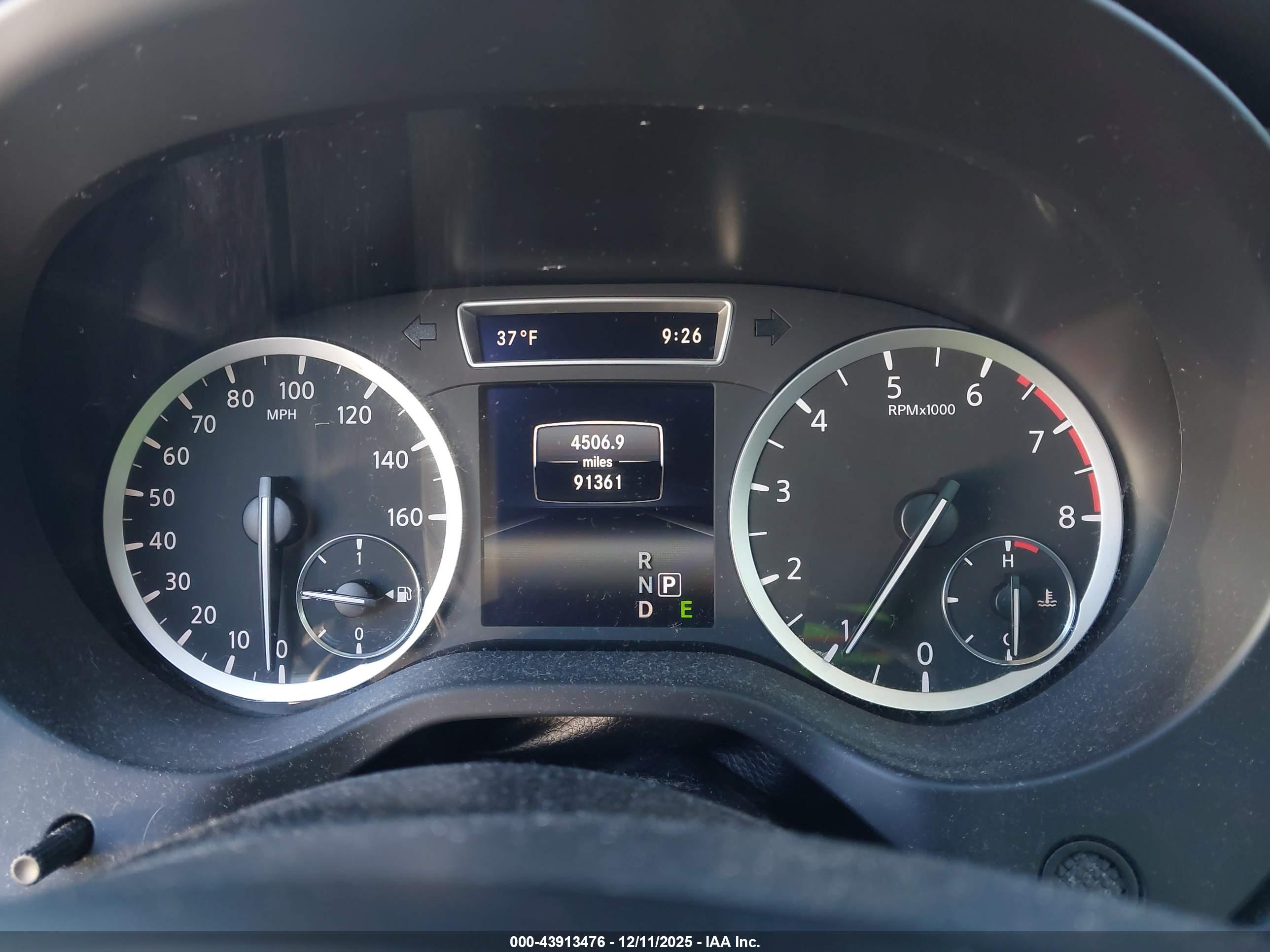 INFINITI QX30 image 7