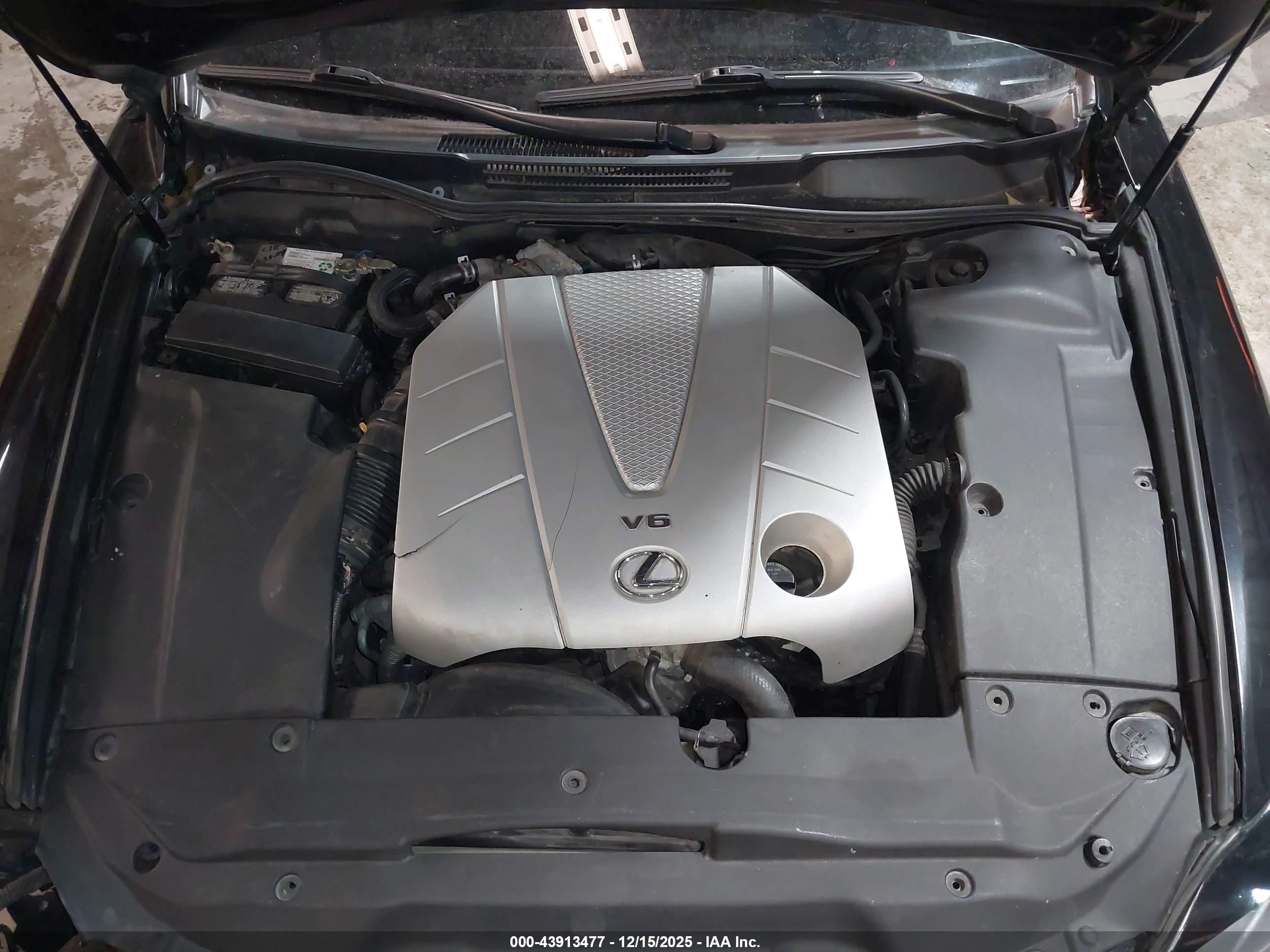 LEXUS IS image 10