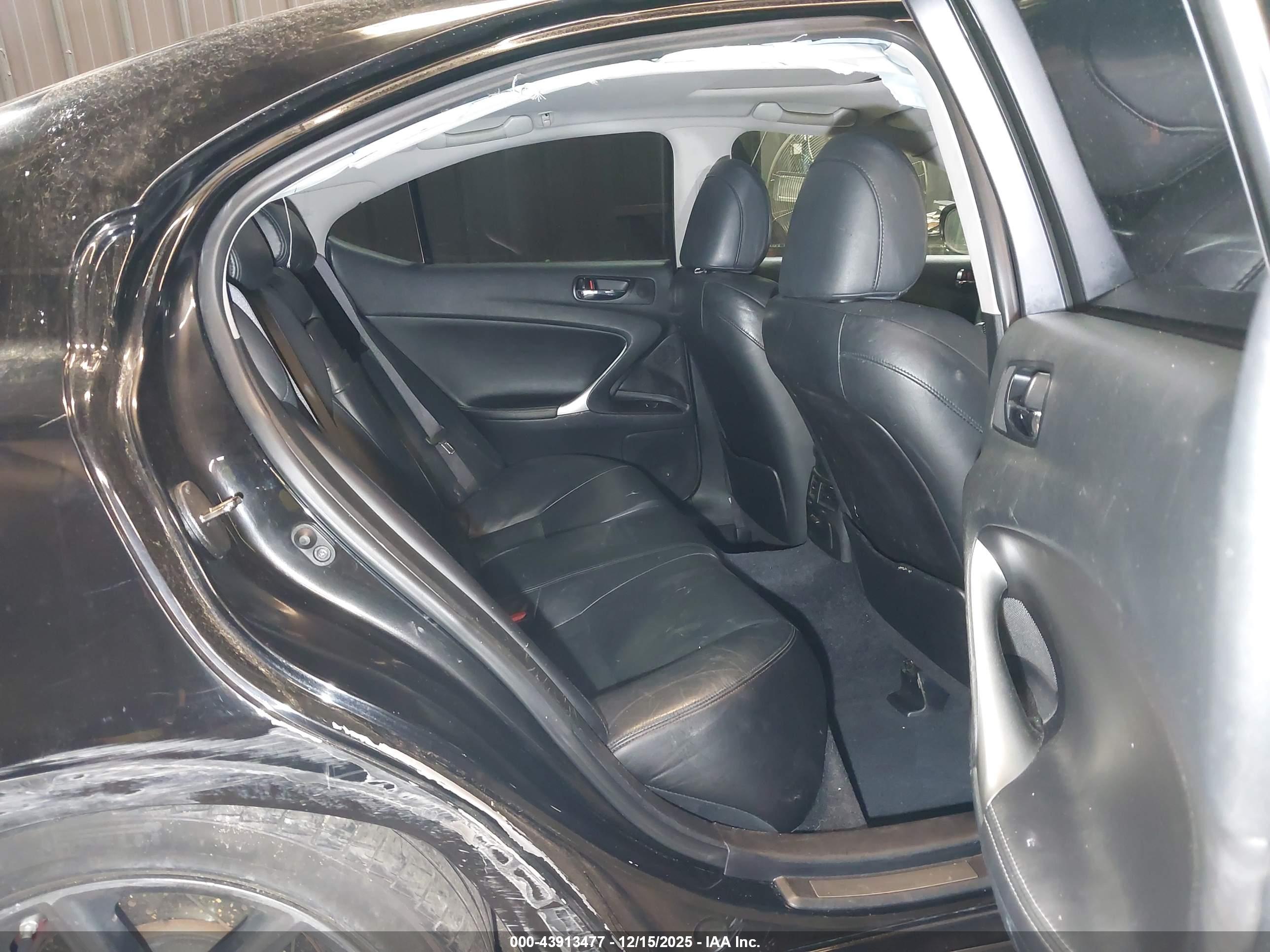 LEXUS IS image 8