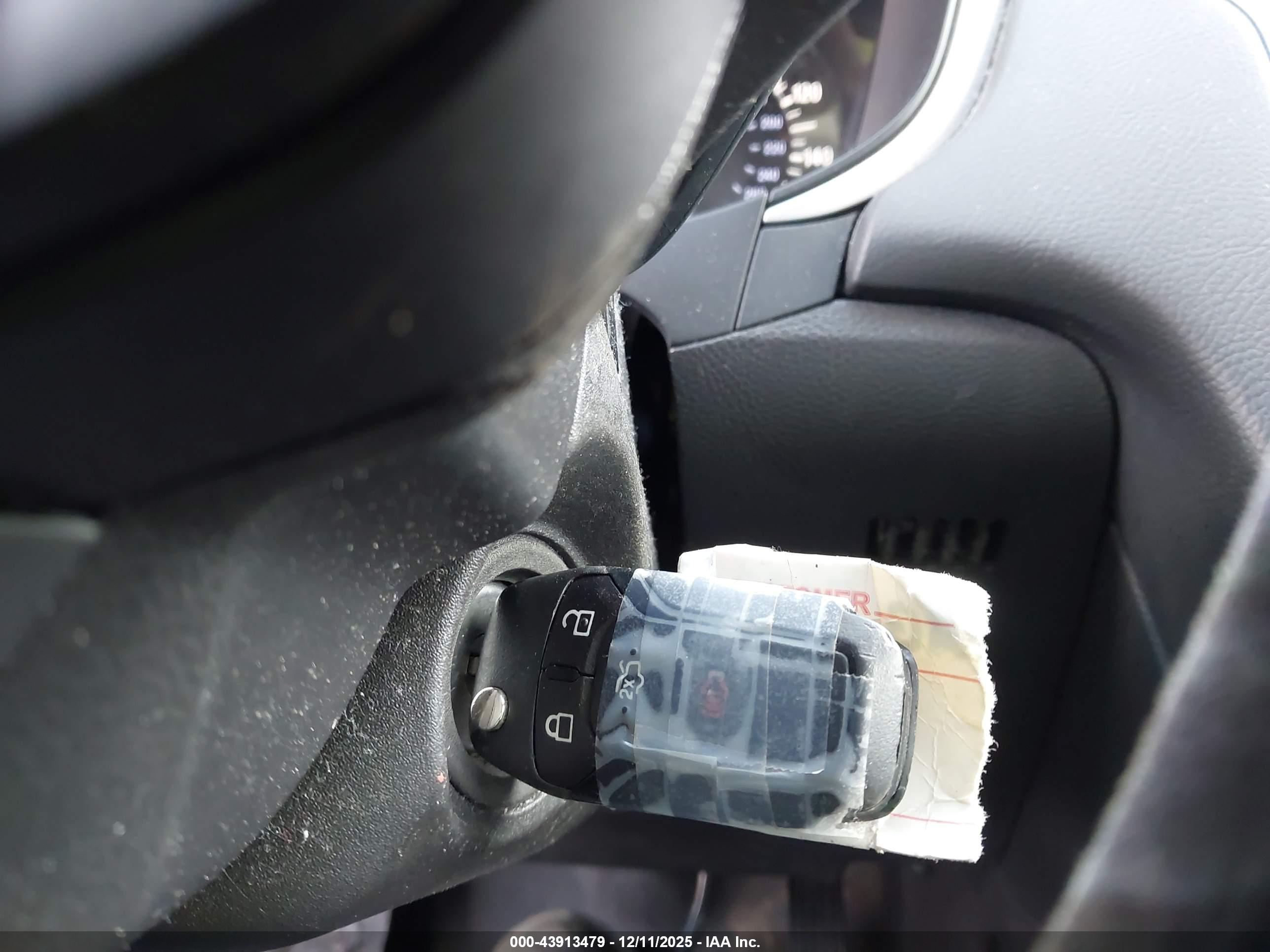 FORD FUSION image 11