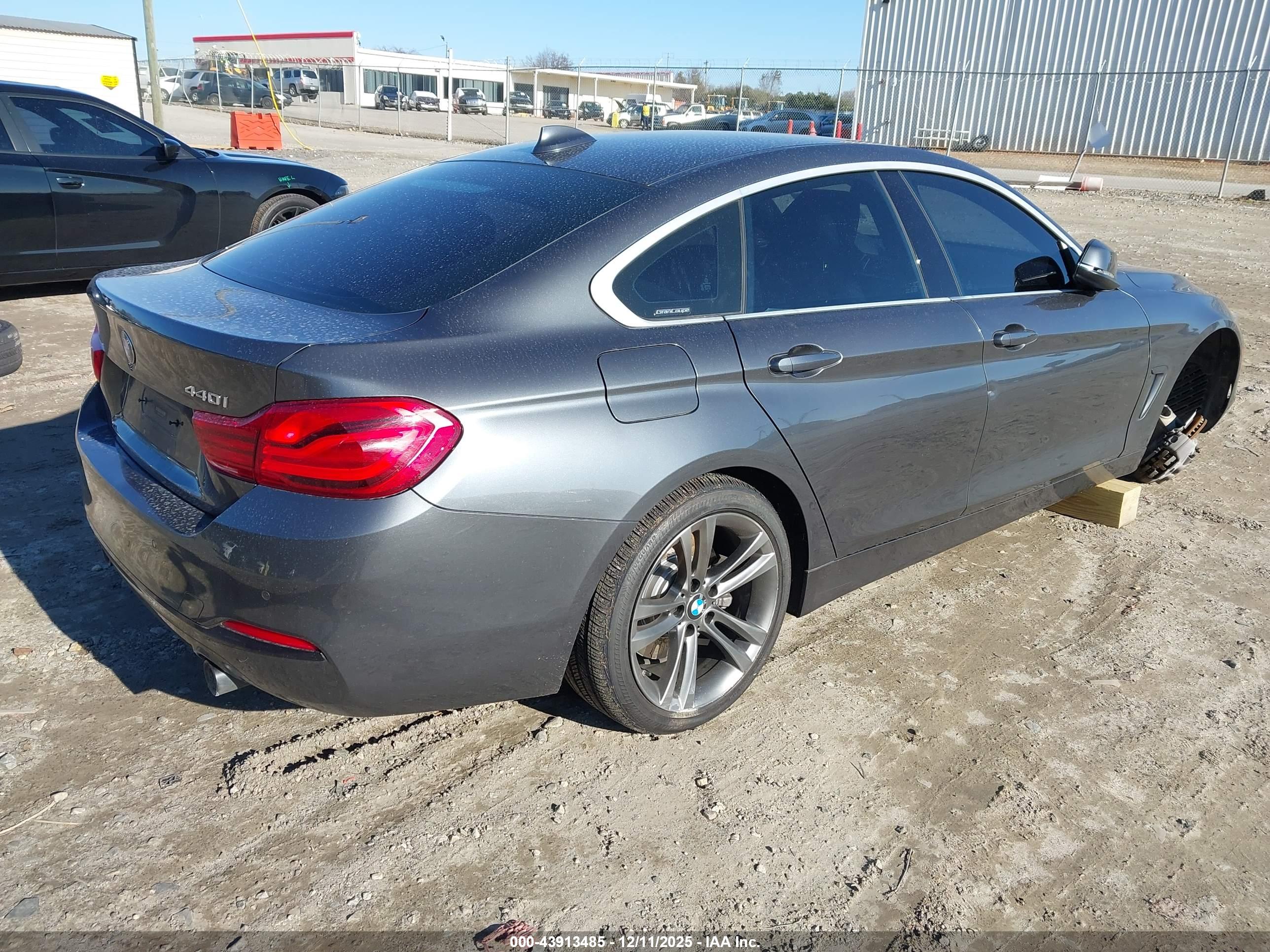 BMW 440I image 4