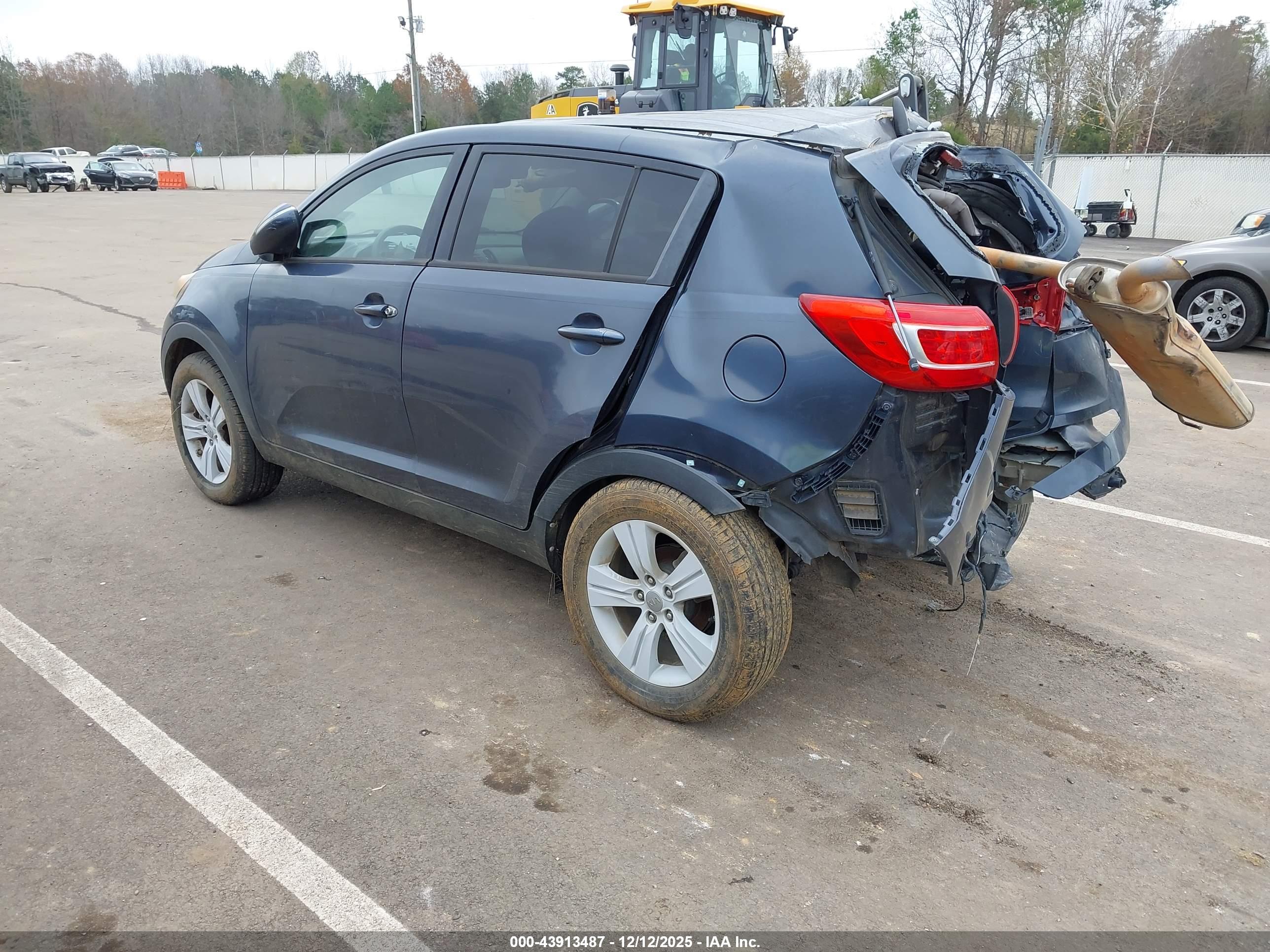 KIA SPORTAGE image 3