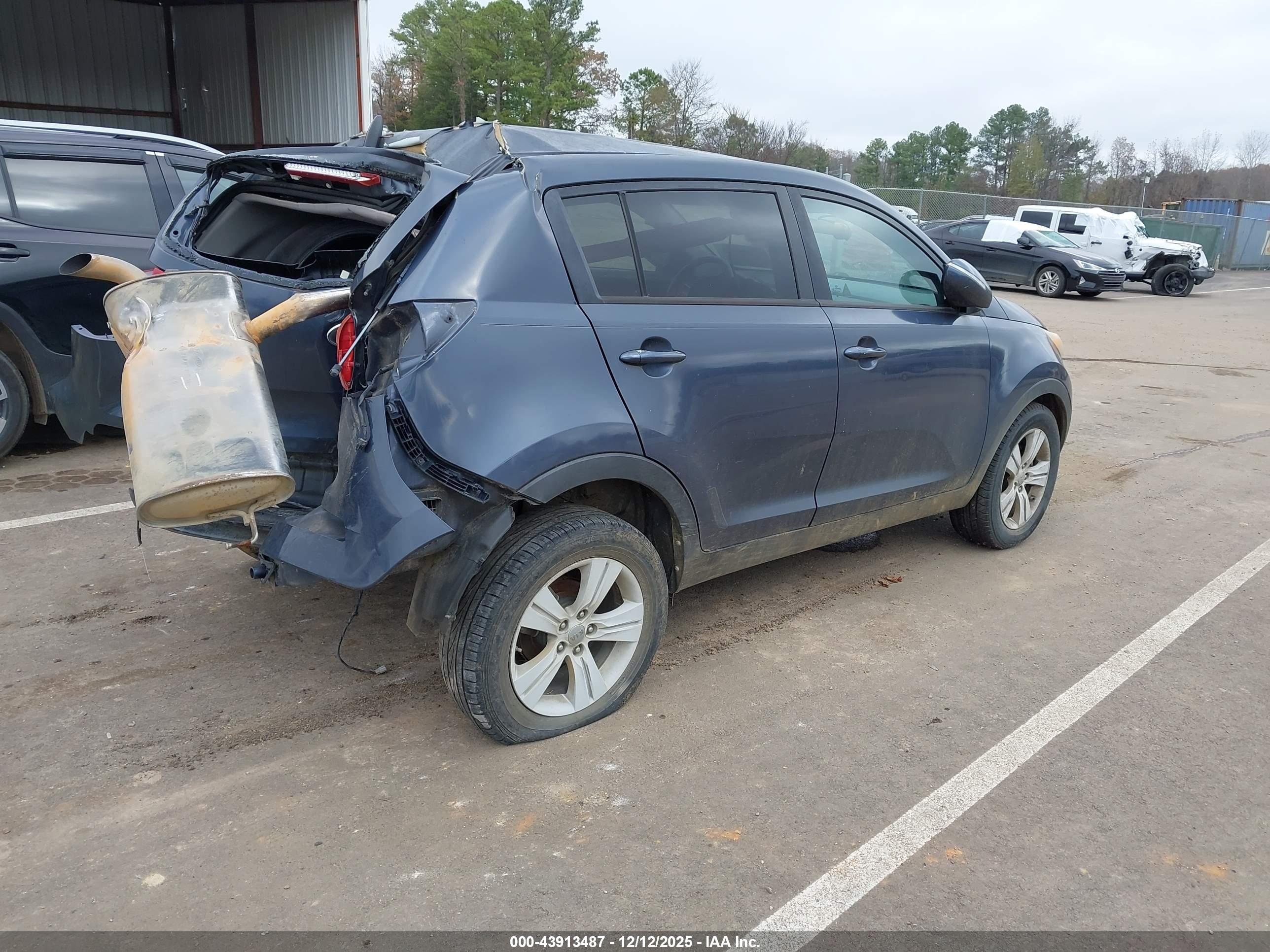 KIA SPORTAGE image 4