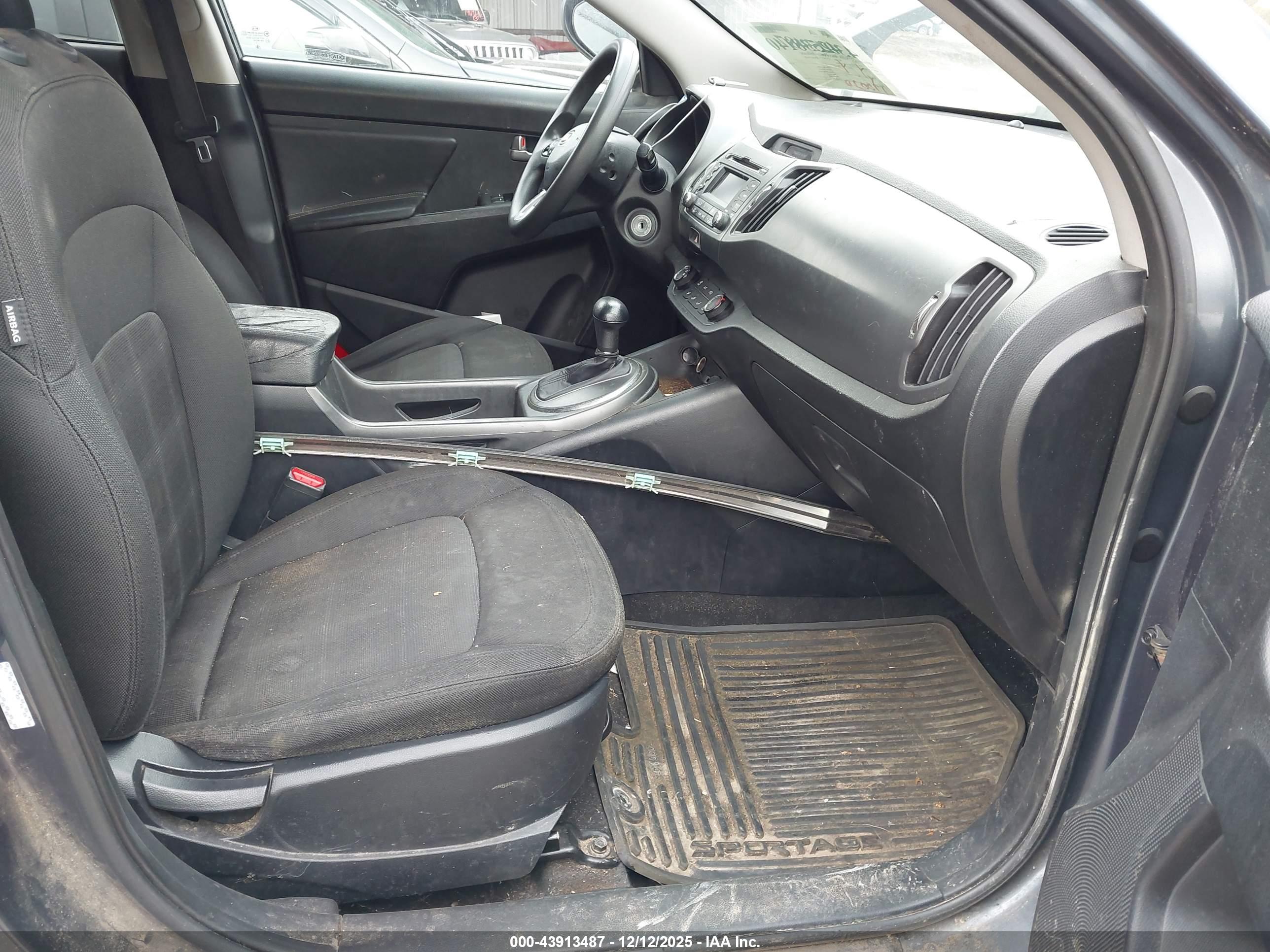 KIA SPORTAGE image 5