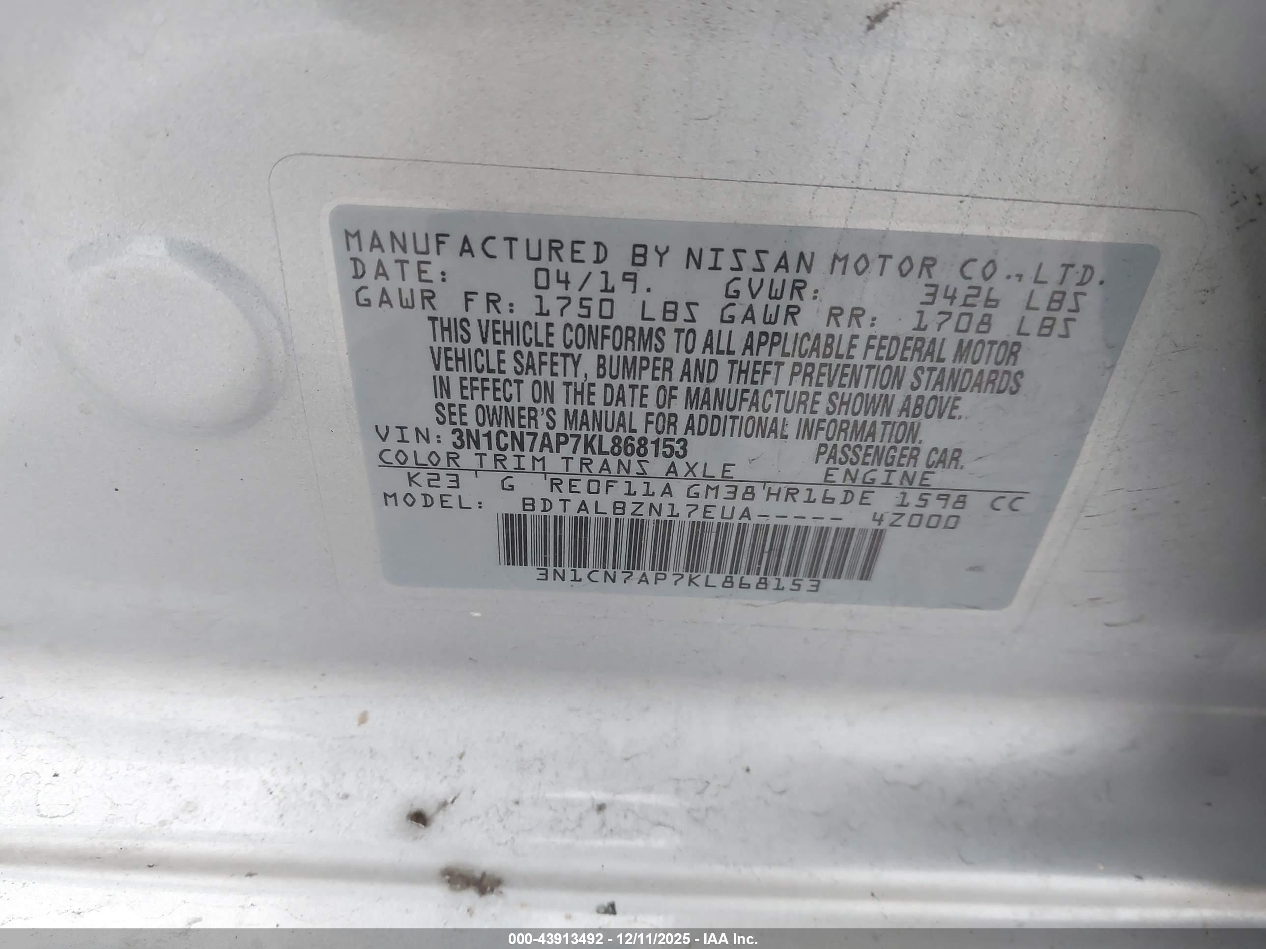 NISSAN VERSA image 9