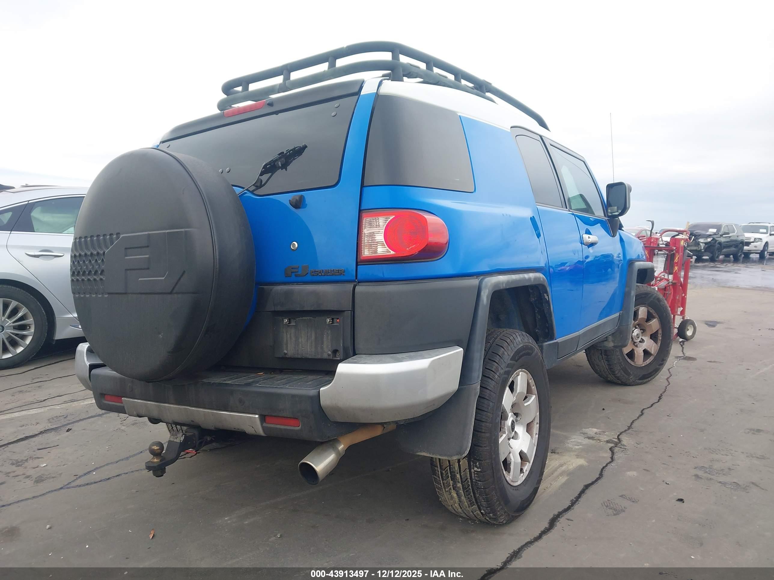 TOYOTA FJ image 4
