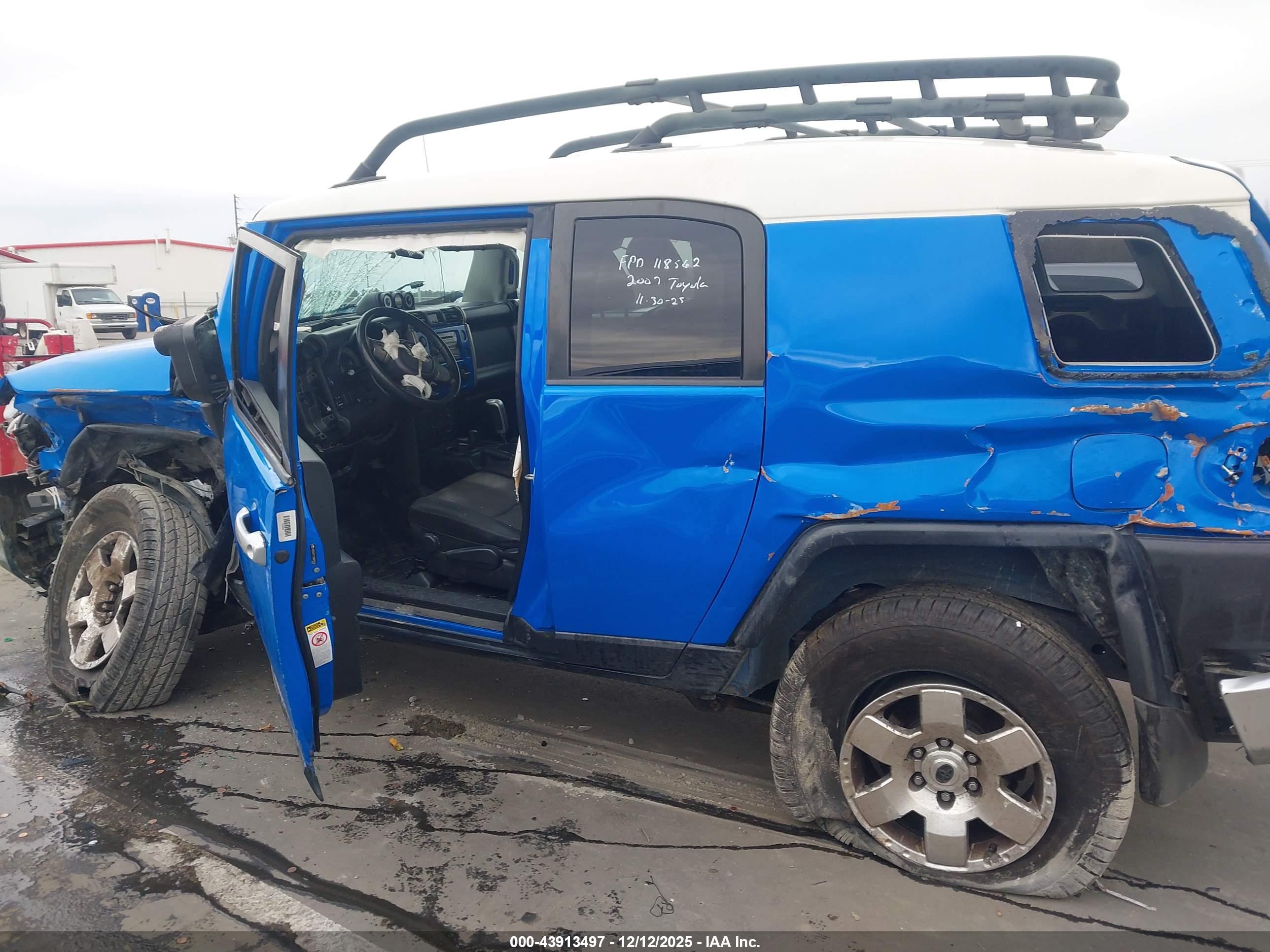 TOYOTA FJ image 6