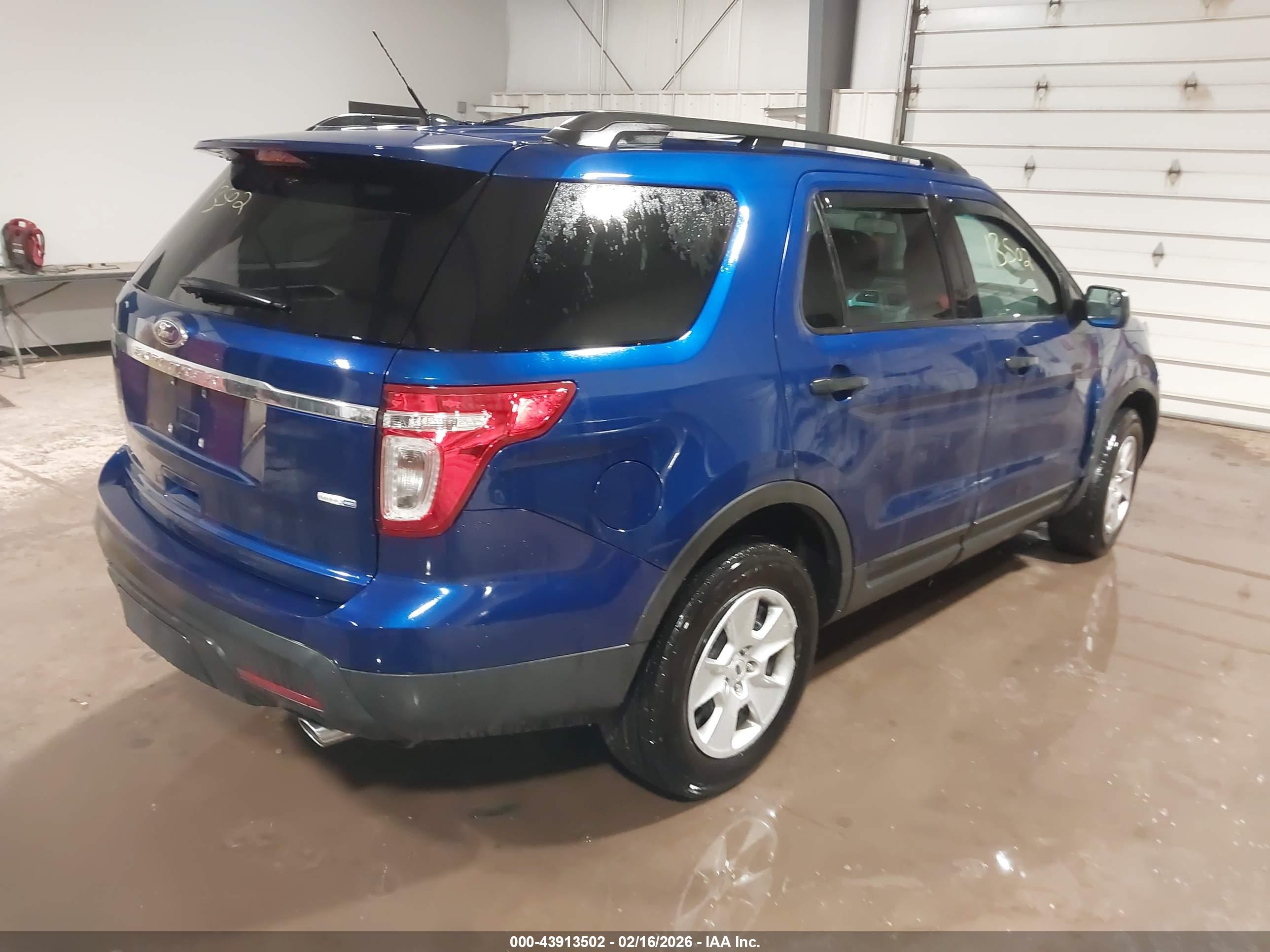 FORD EXPLORER image 4