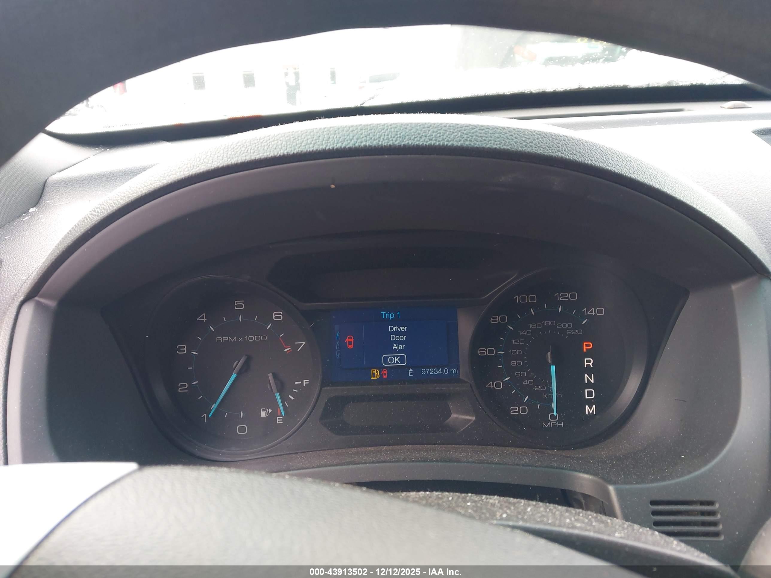FORD EXPLORER image 7