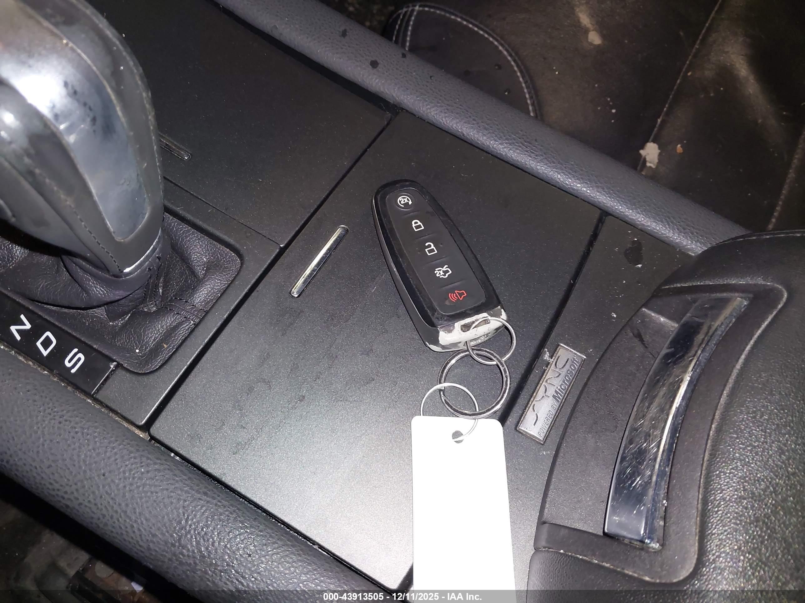 FORD TAURUS image 11