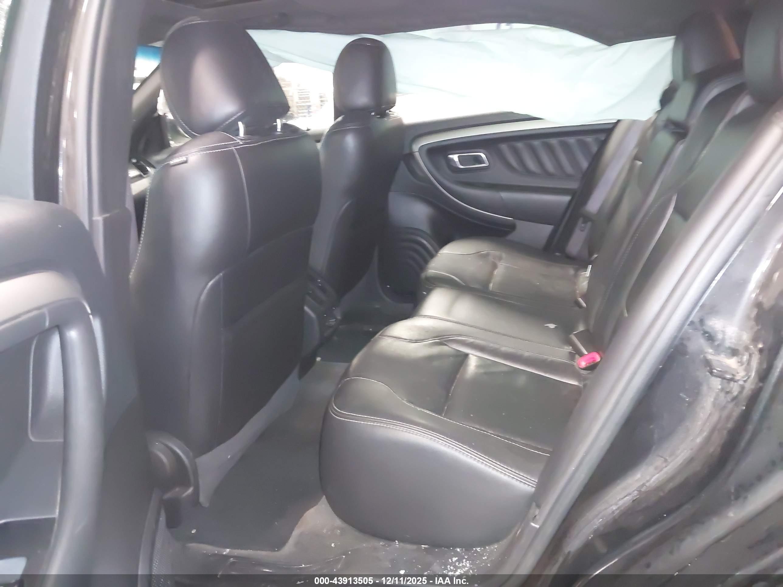 FORD TAURUS image 8