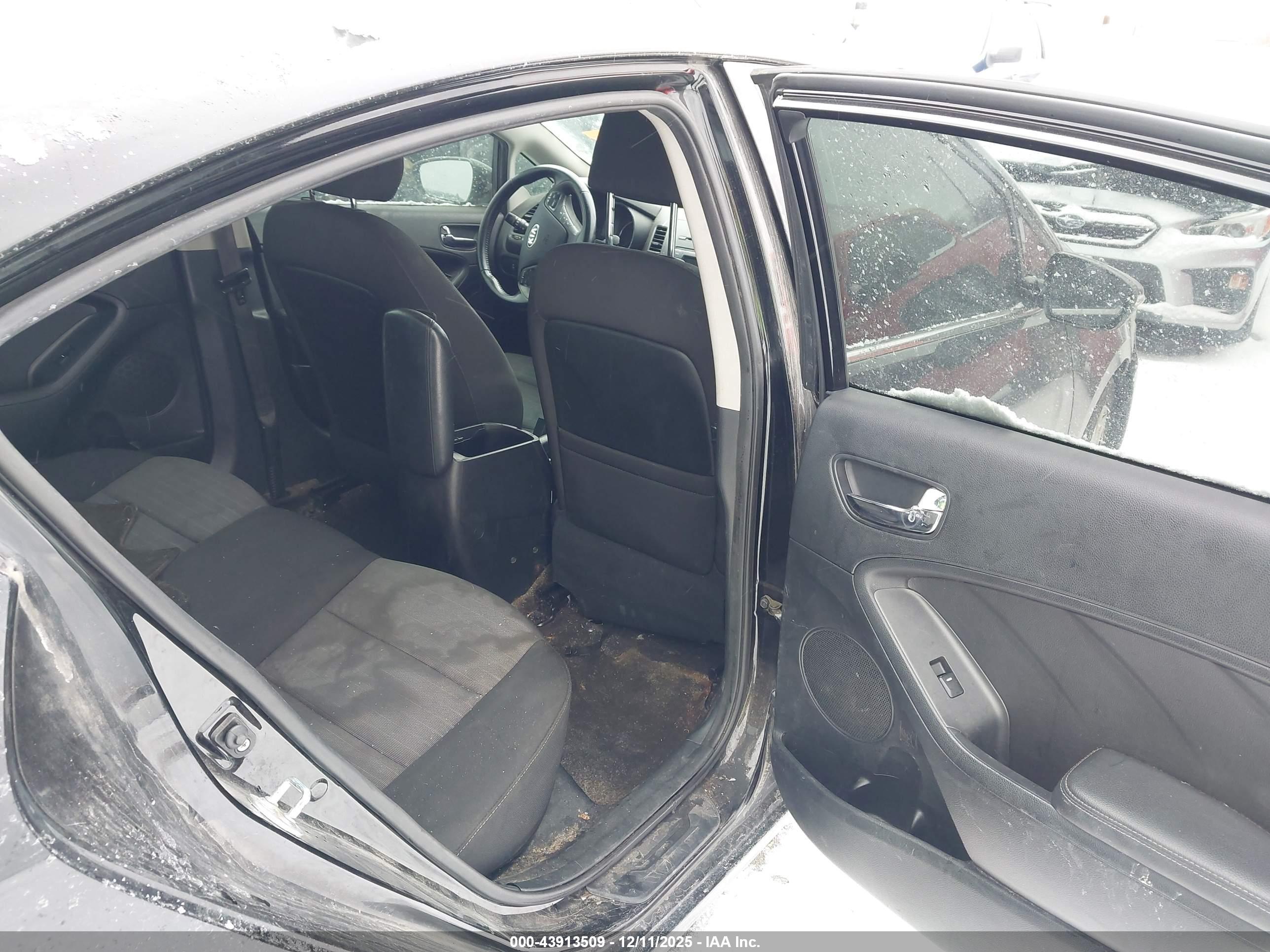 KIA FORTE image 8
