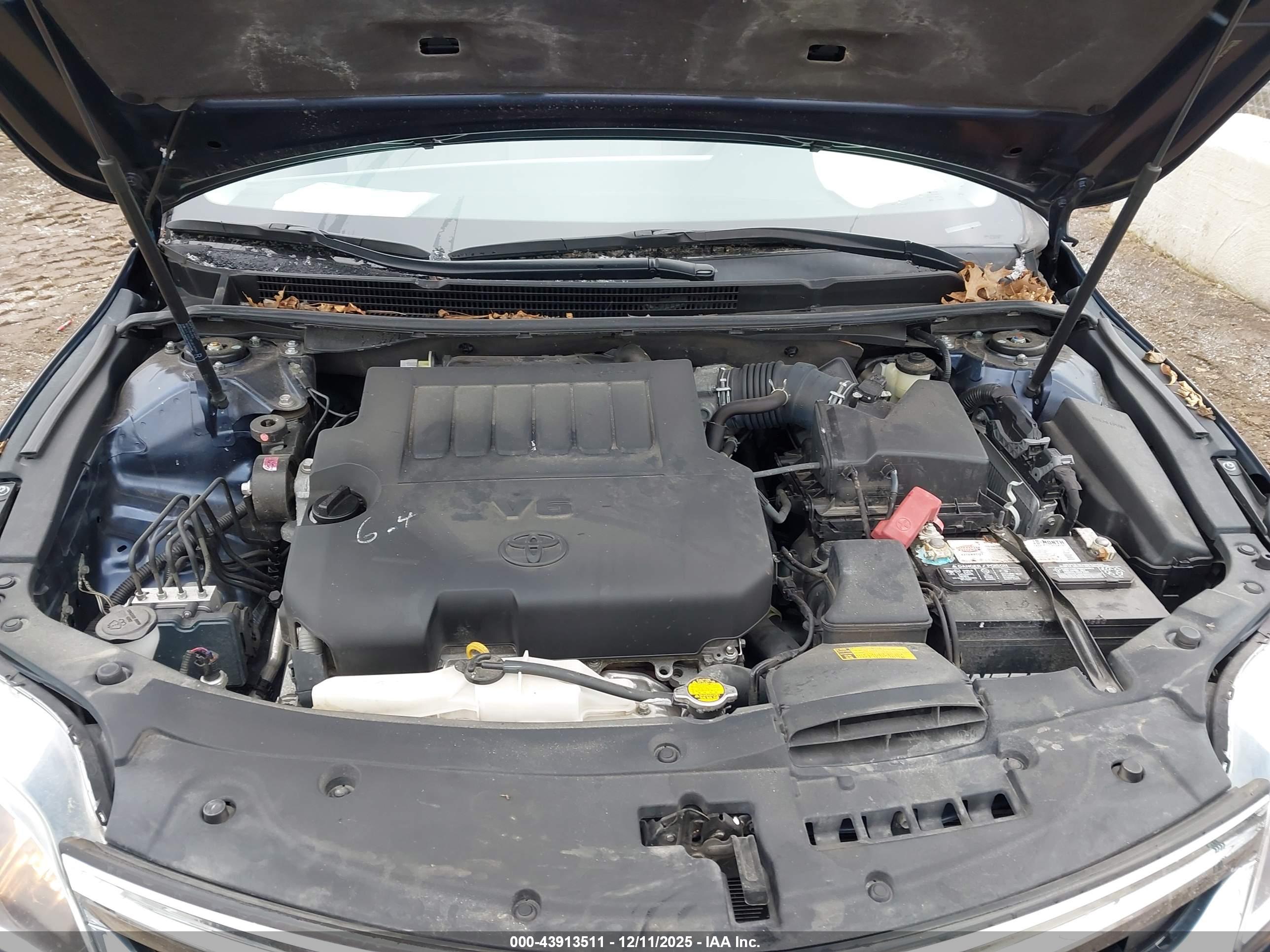 TOYOTA AVALON image 10