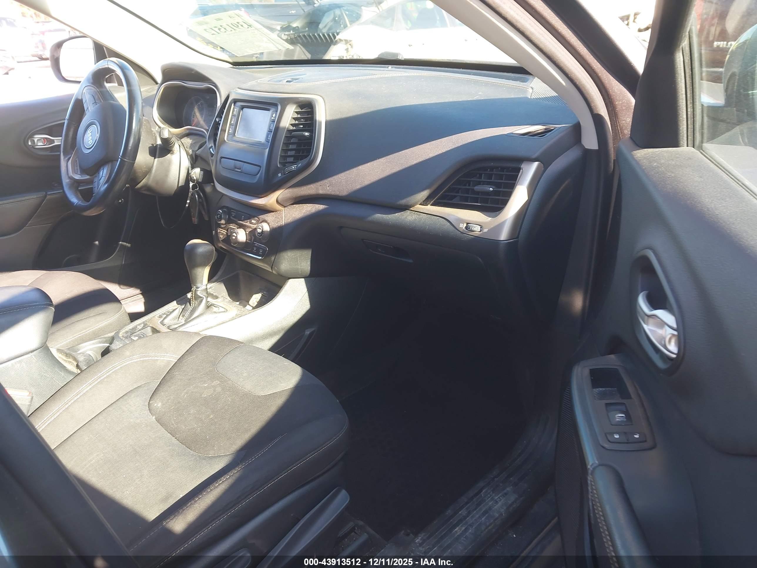 JEEP CHEROKEE image 5
