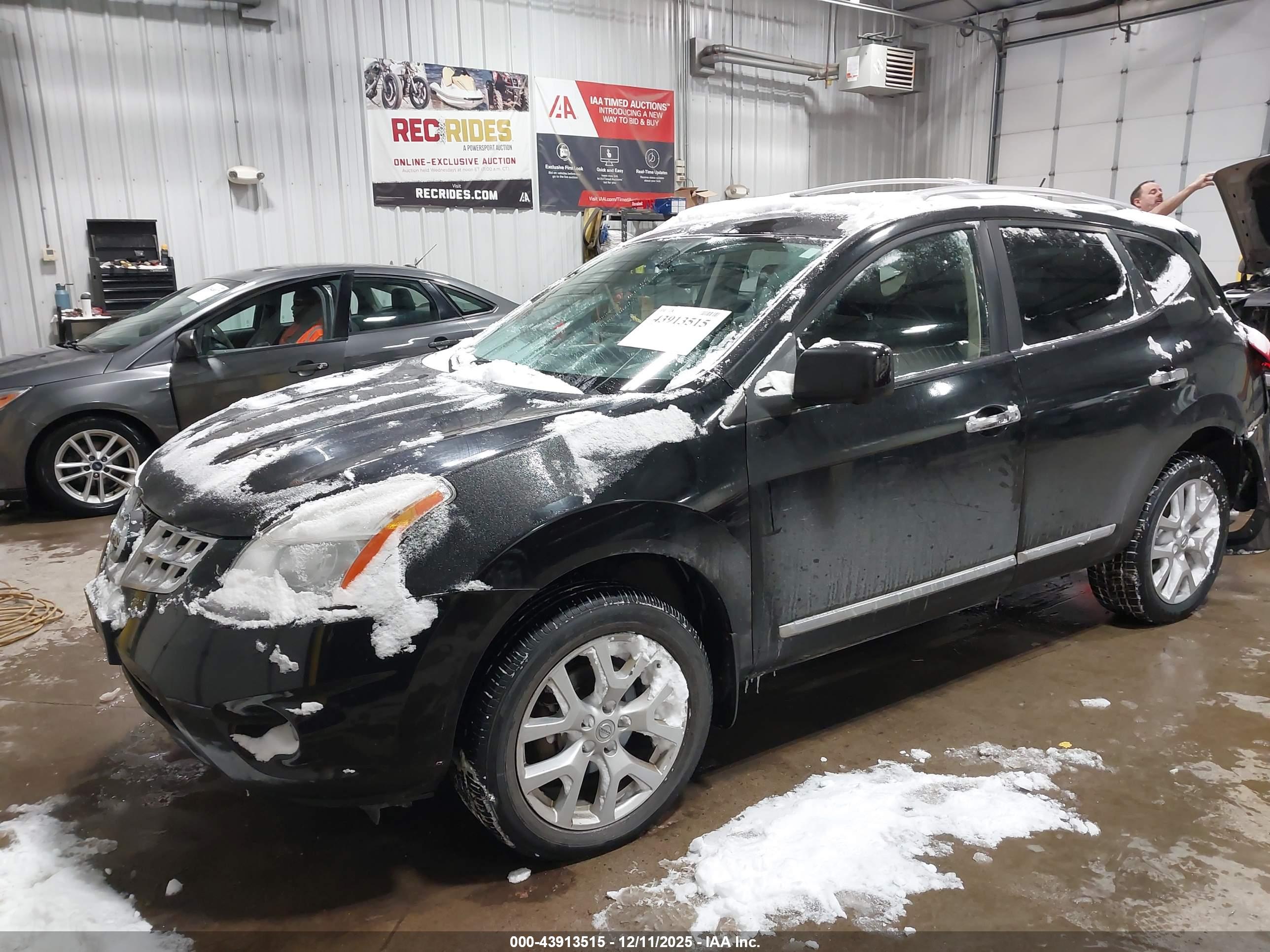 NISSAN ROGUE image 2
