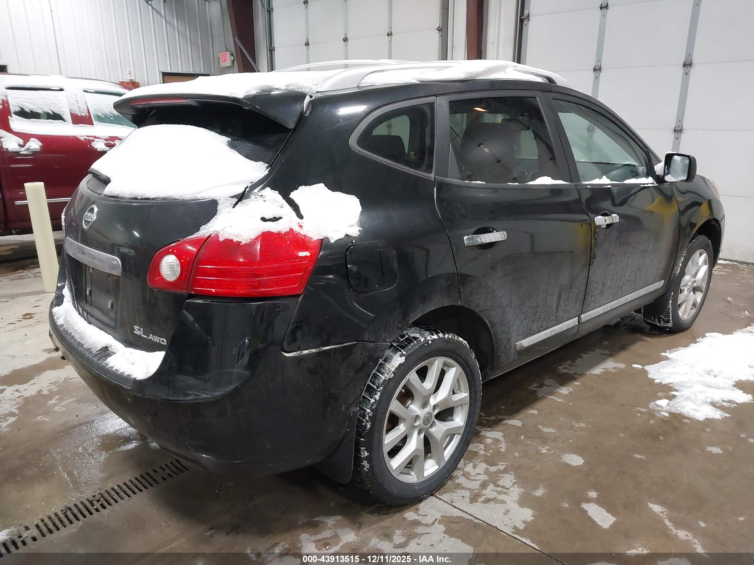 NISSAN ROGUE image 4