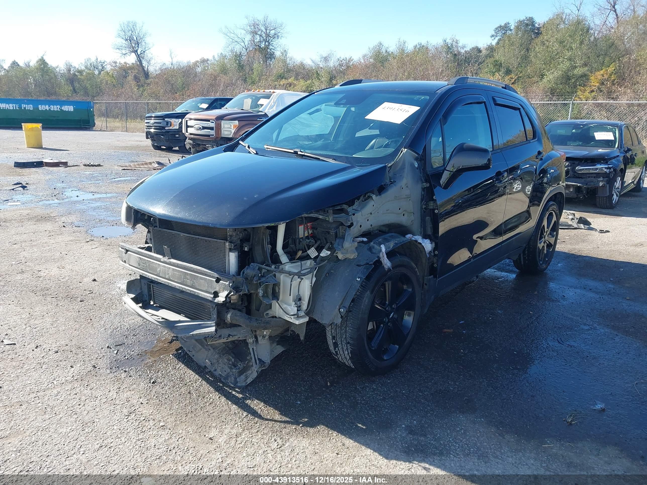 CHEVROLET TRAX image 2