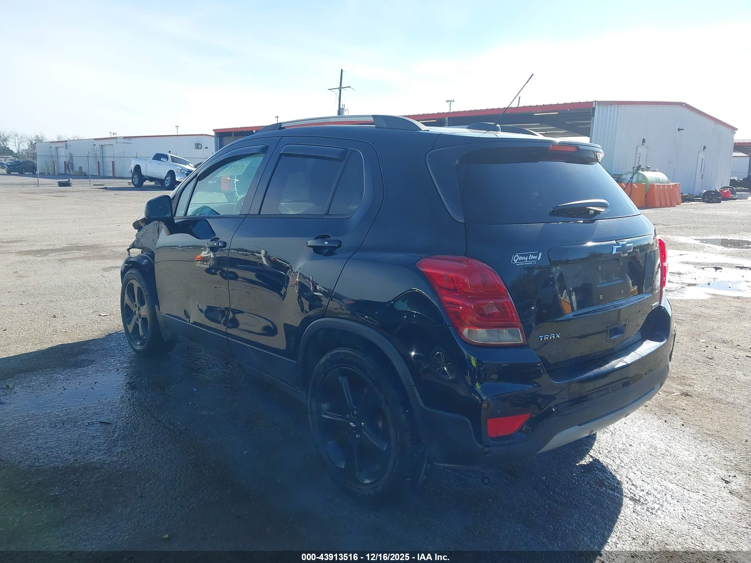 CHEVROLET TRAX image 3