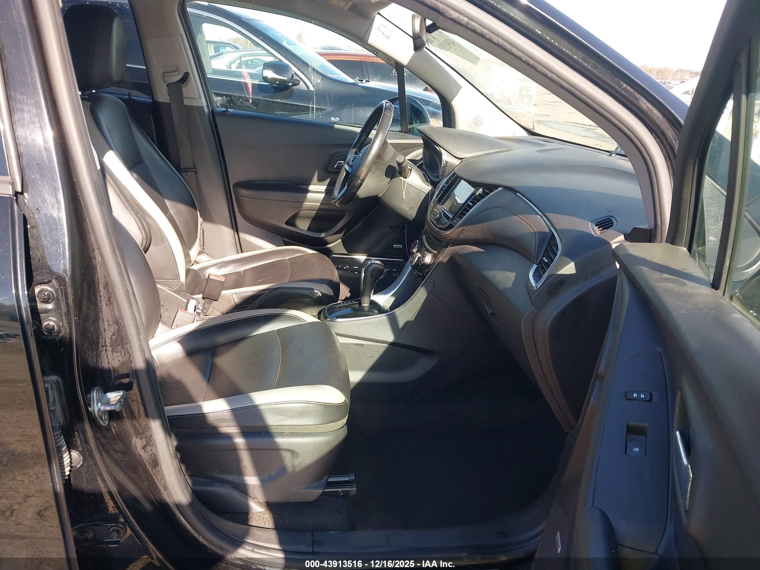 CHEVROLET TRAX image 5