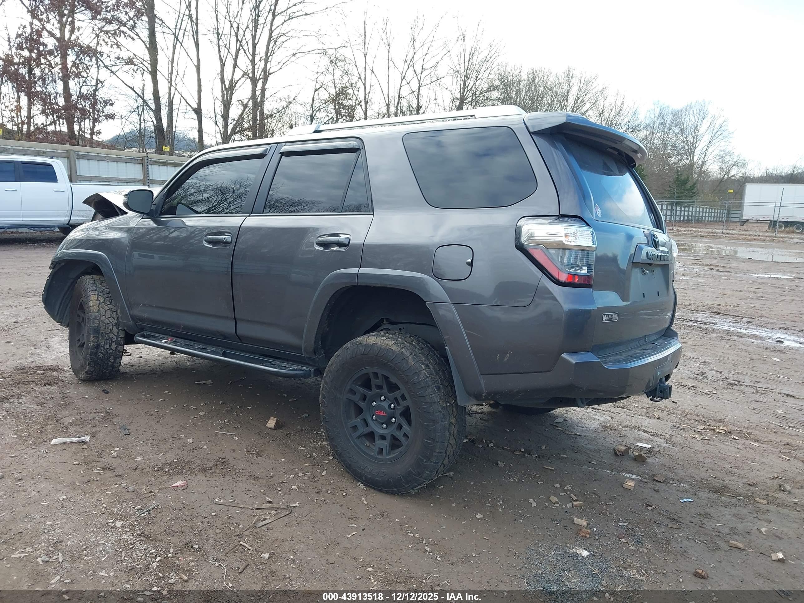 TOYOTA 4RUNNER image 3