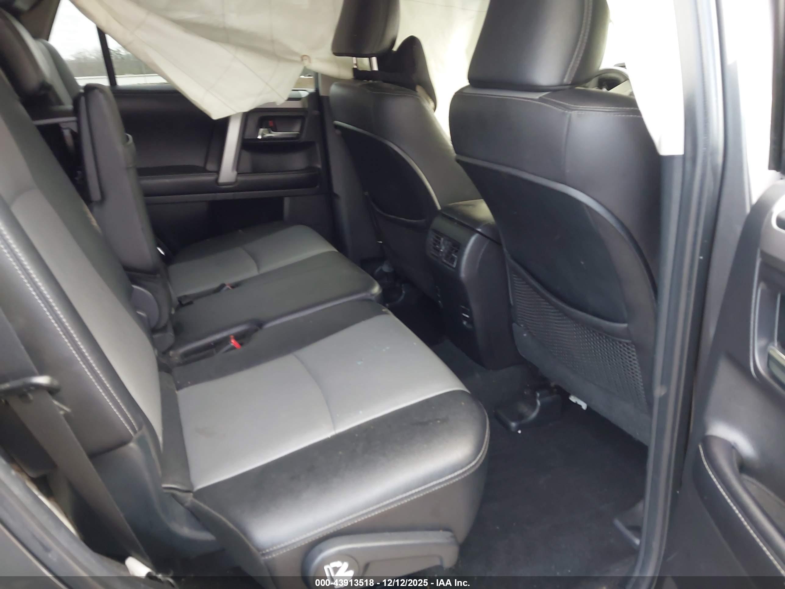 TOYOTA 4RUNNER image 8