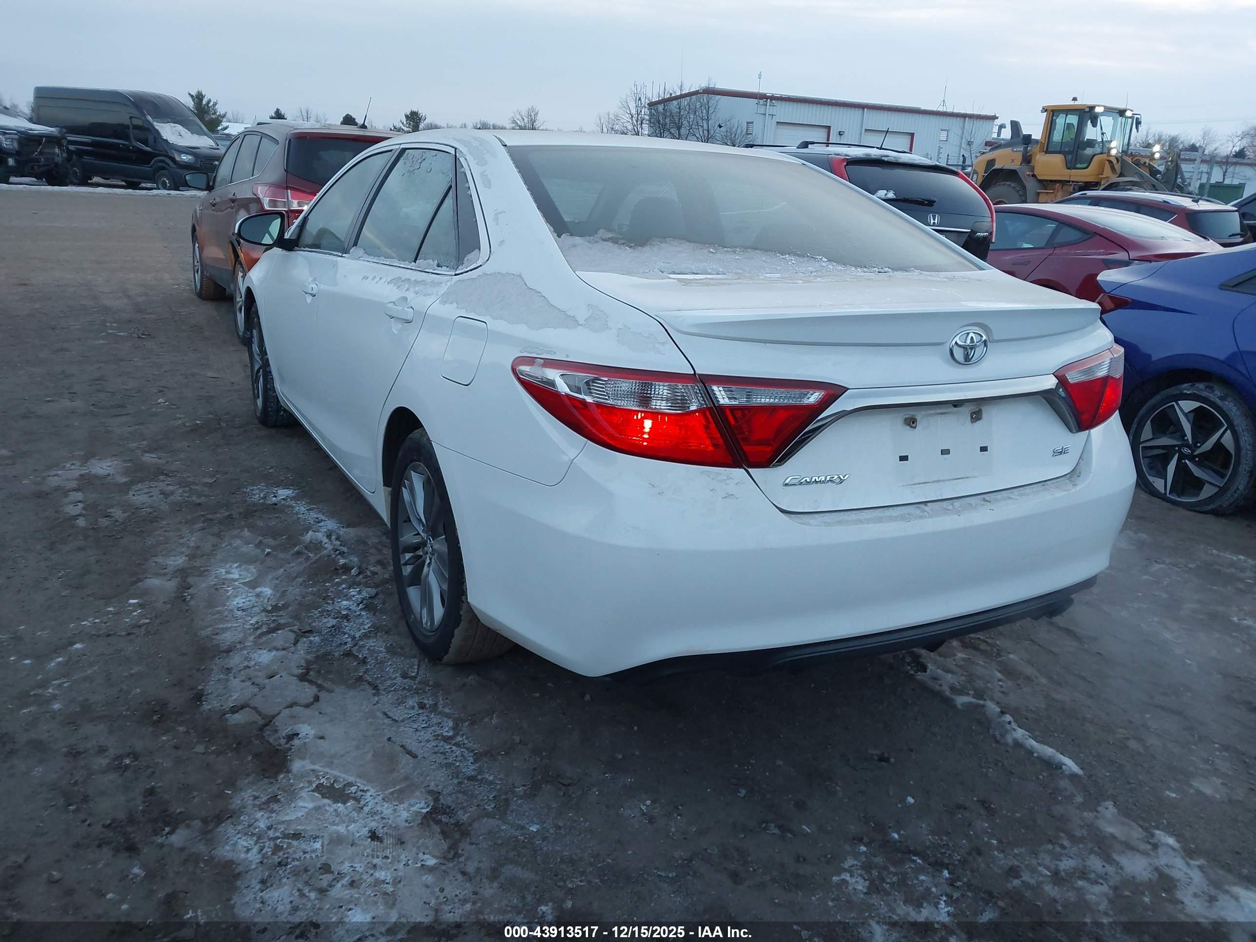 TOYOTA CAMRY image 3