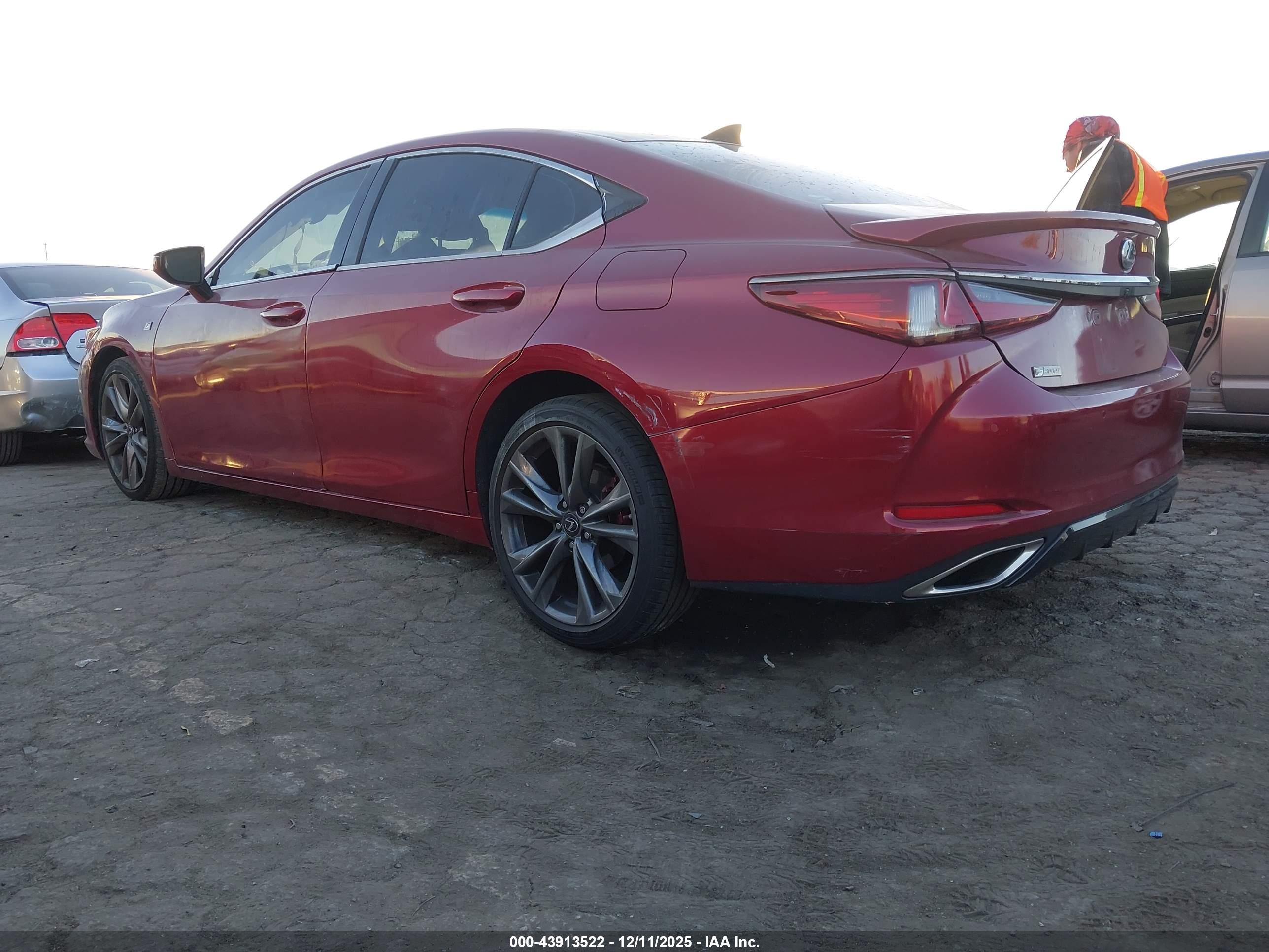 LEXUS ES image 3