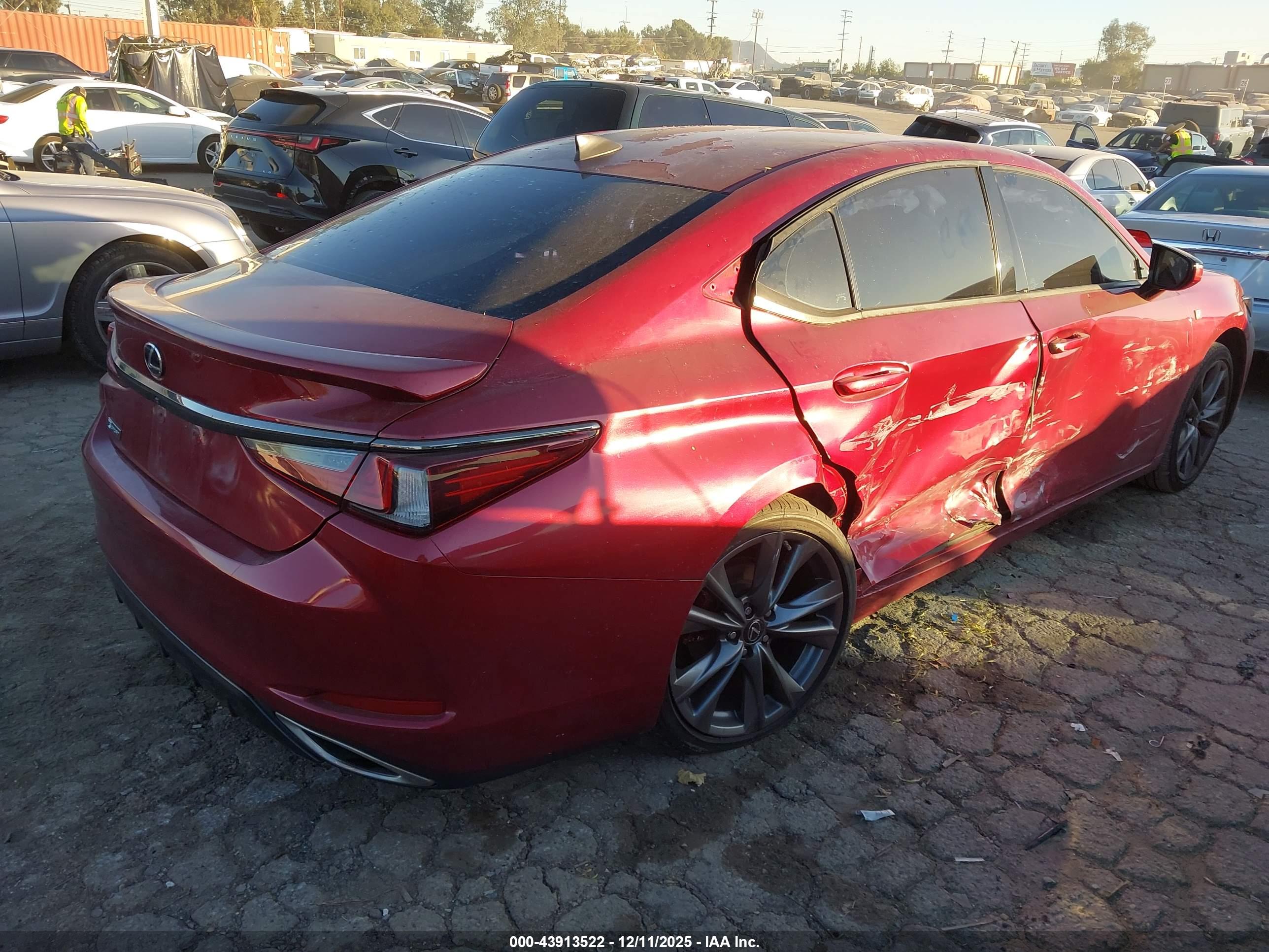 LEXUS ES image 4
